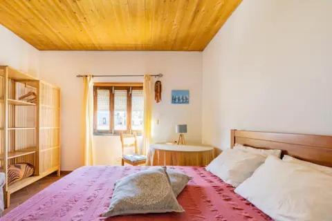 Double Room with Shared Bathroom photo 1