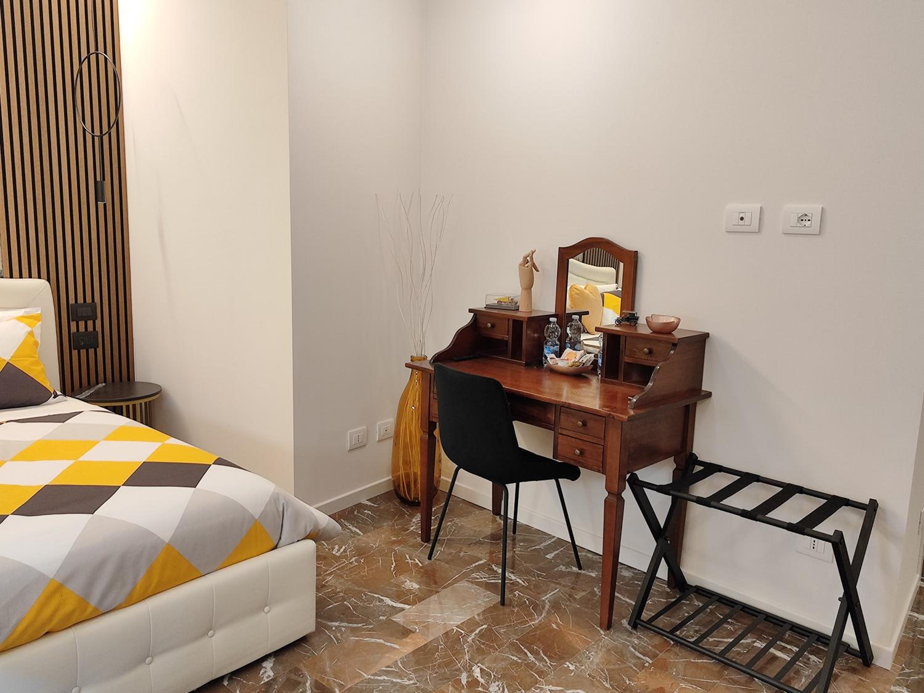 Deluxe Double Room with Internal Private Bathroom