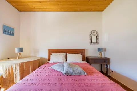 Double Room with Shared Bathroom photo 3