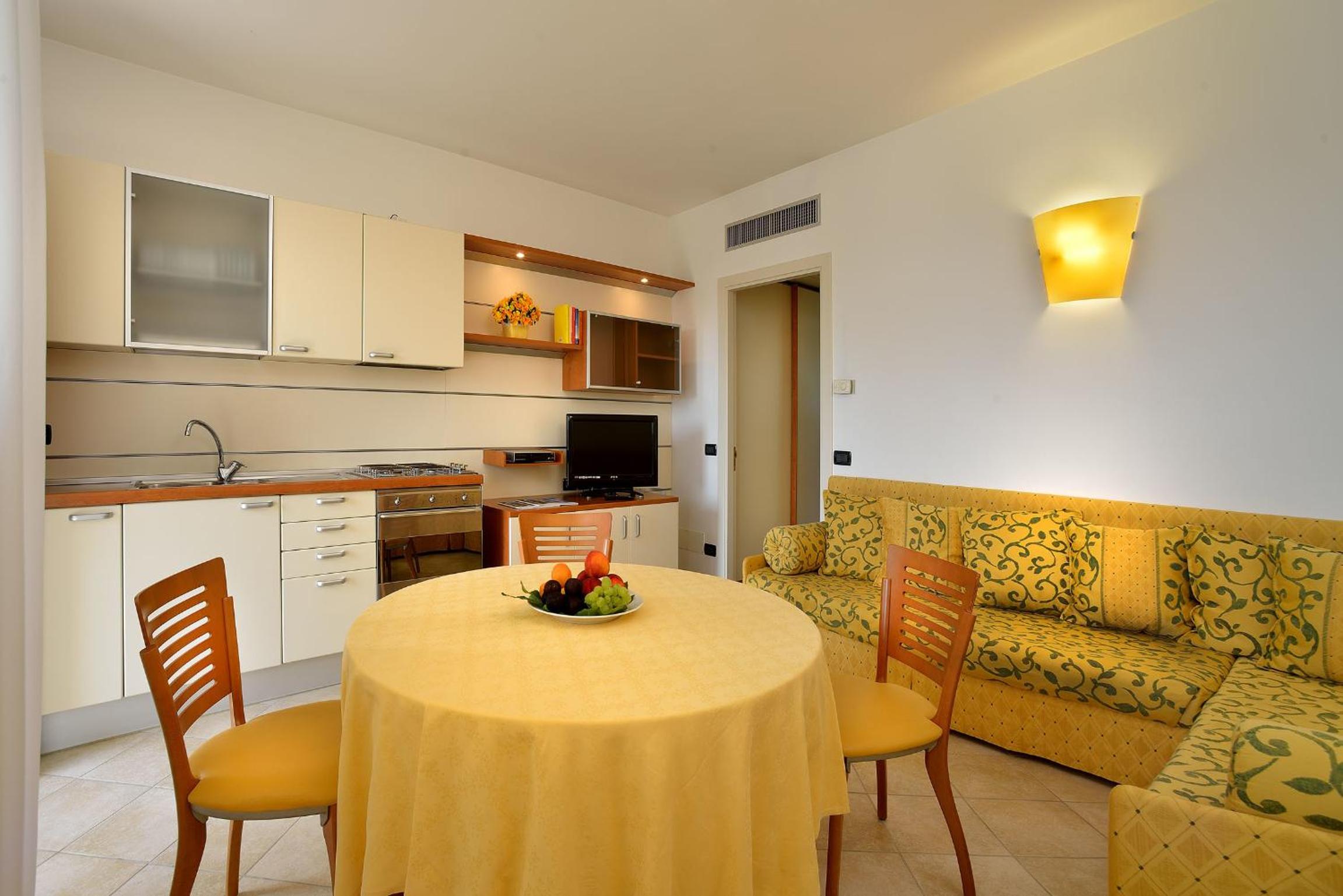 One-Bedroom Apartment with Sea View photo 2