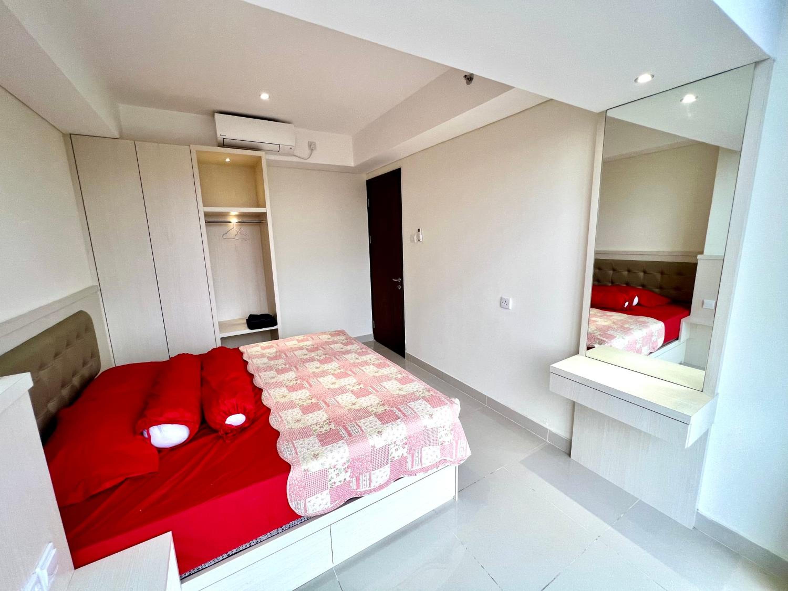 One-Bedroom Apartment photo 1
