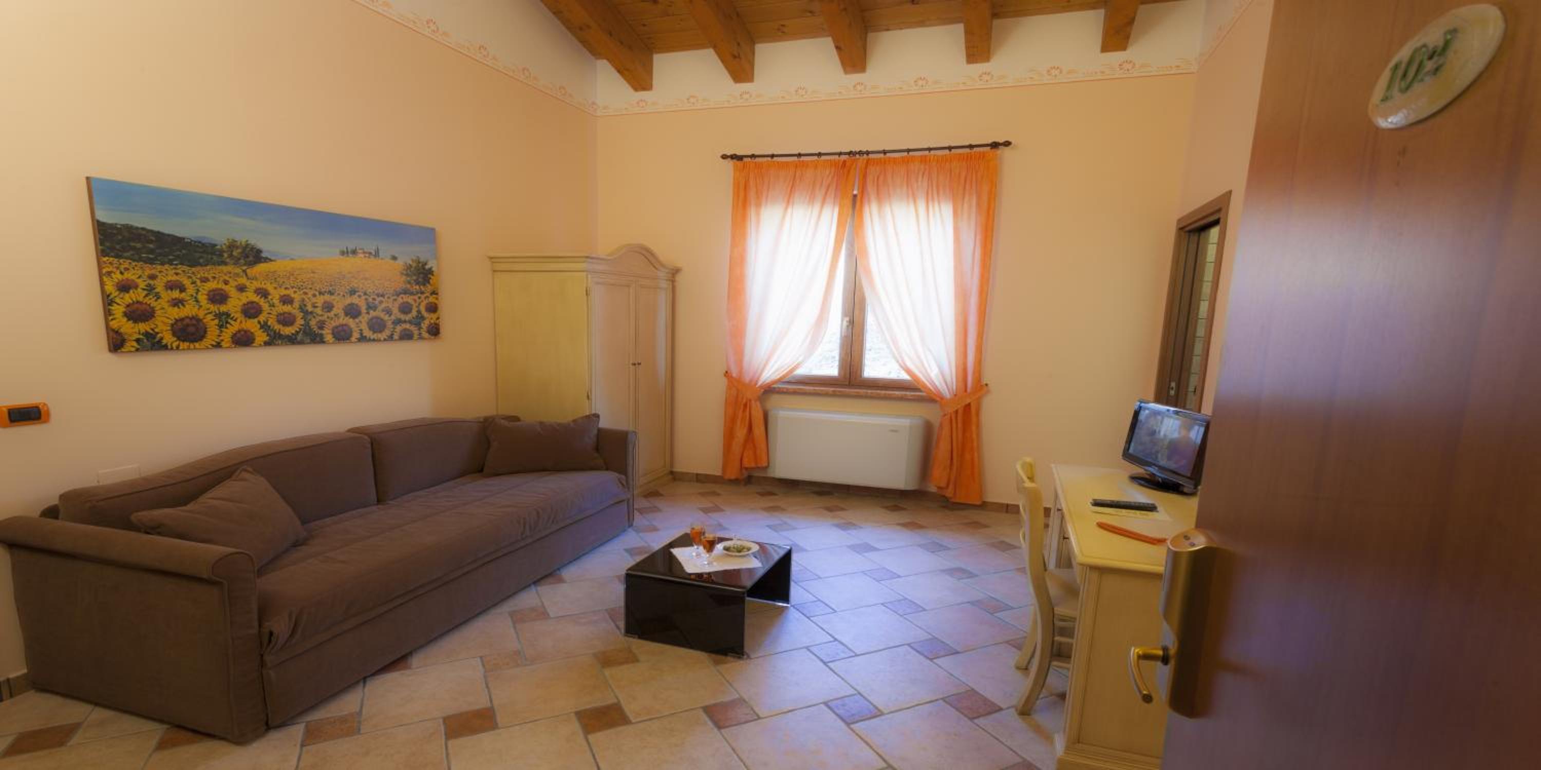 Two-Bedroom Suite photo 2