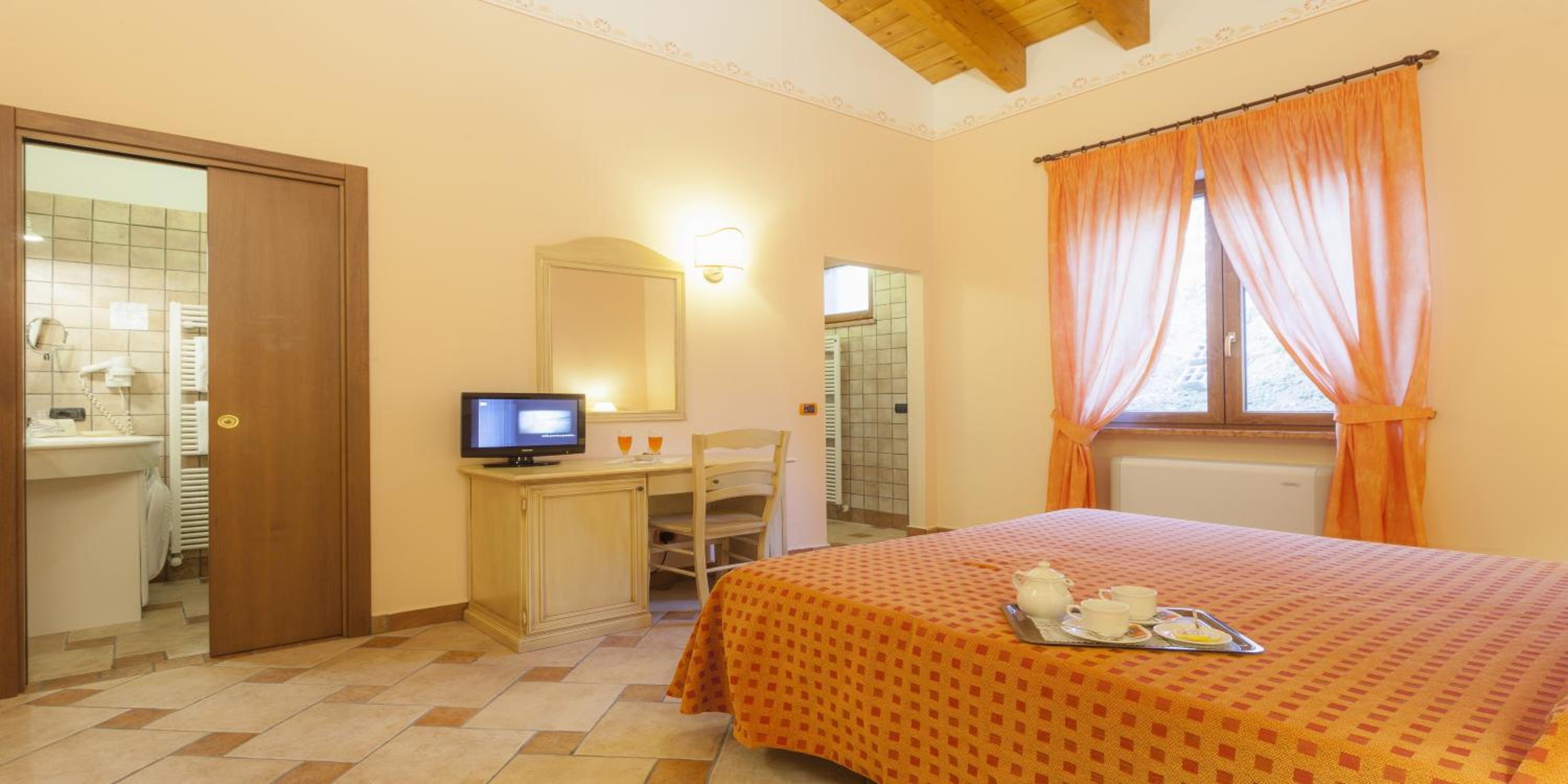 Two-Bedroom Suite photo 3