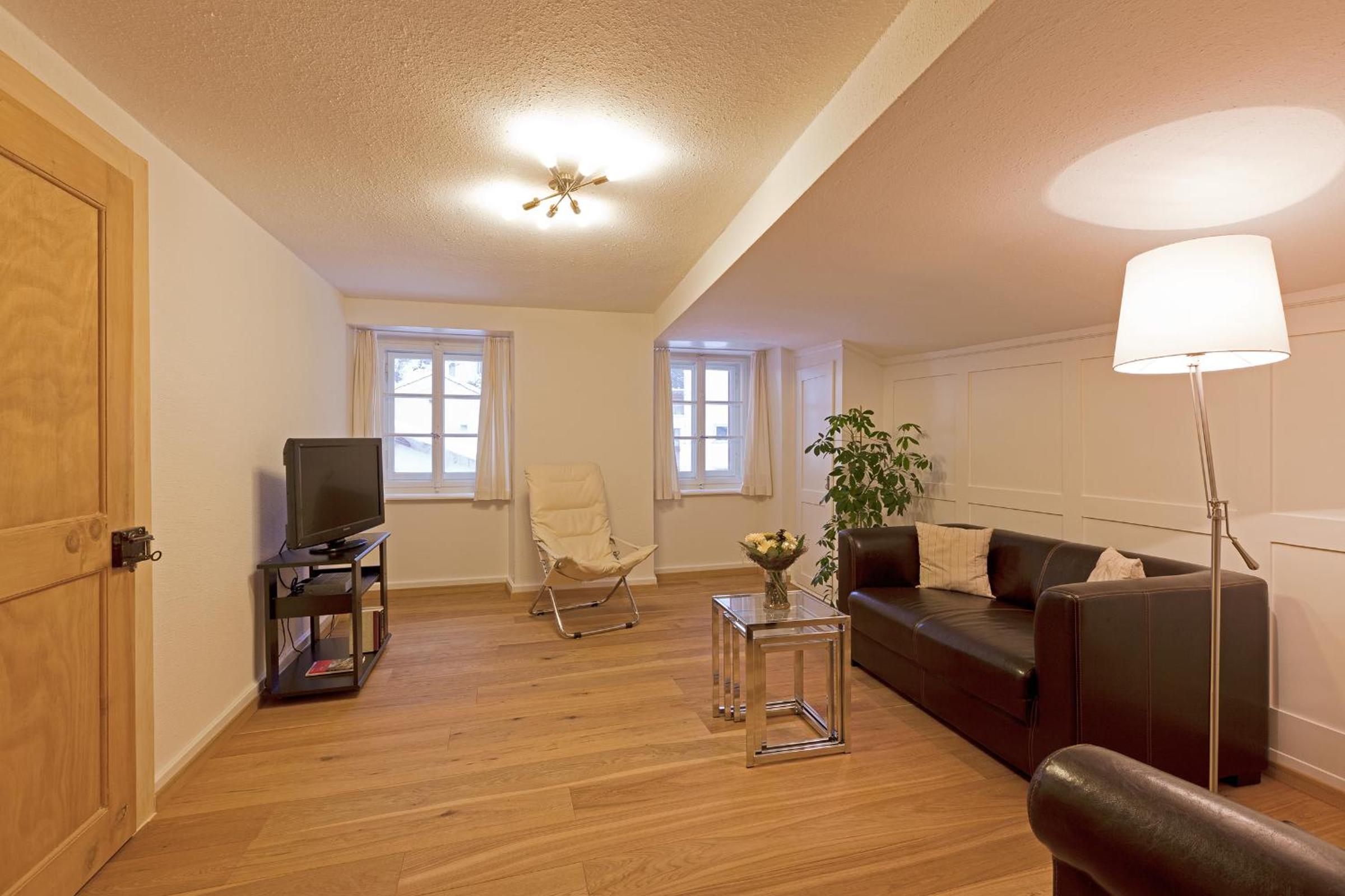 One-Bedroom Apartment (2 - 3 Adults) photo 1