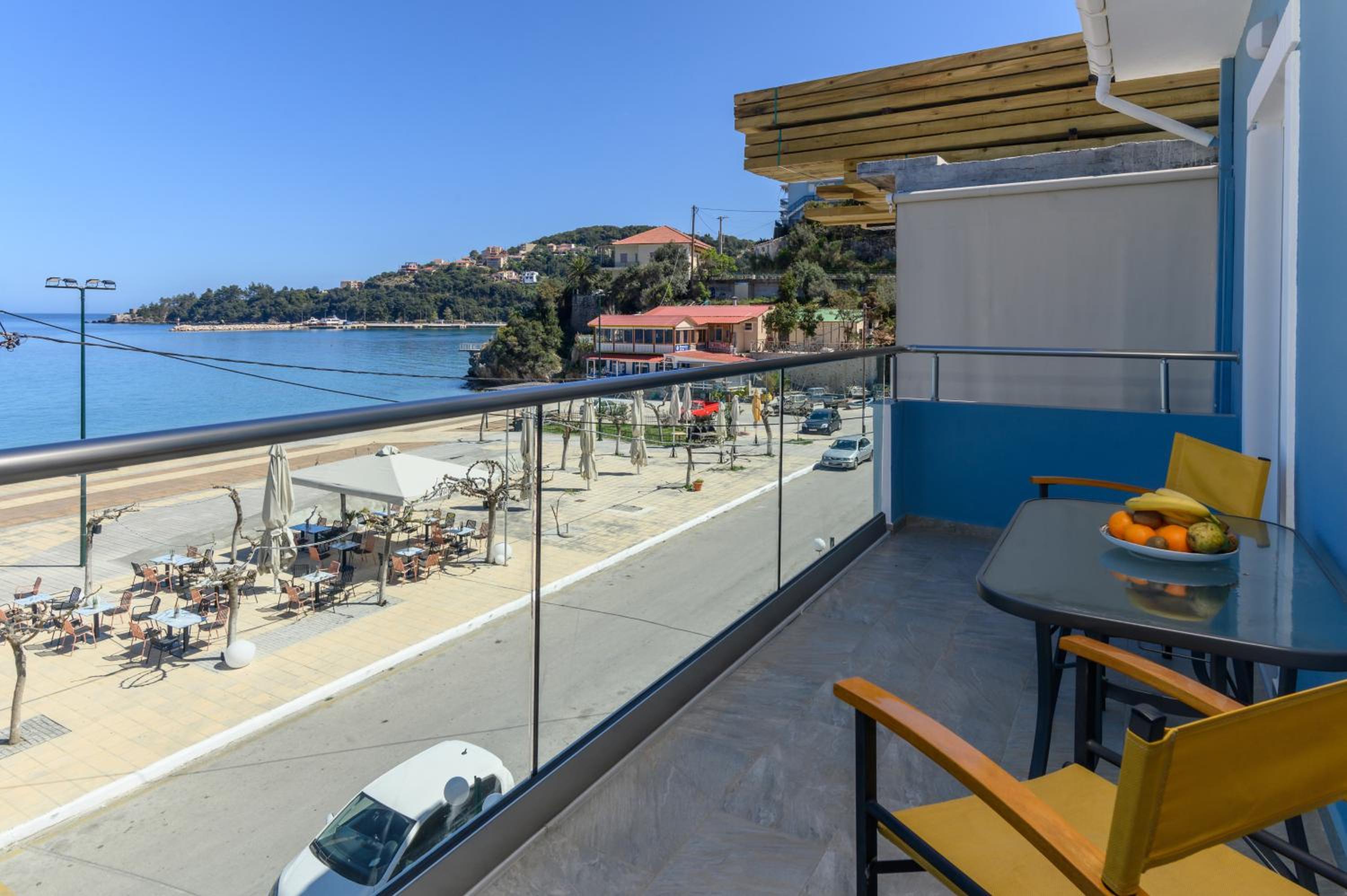 Apartment with Sea View - Photo 4