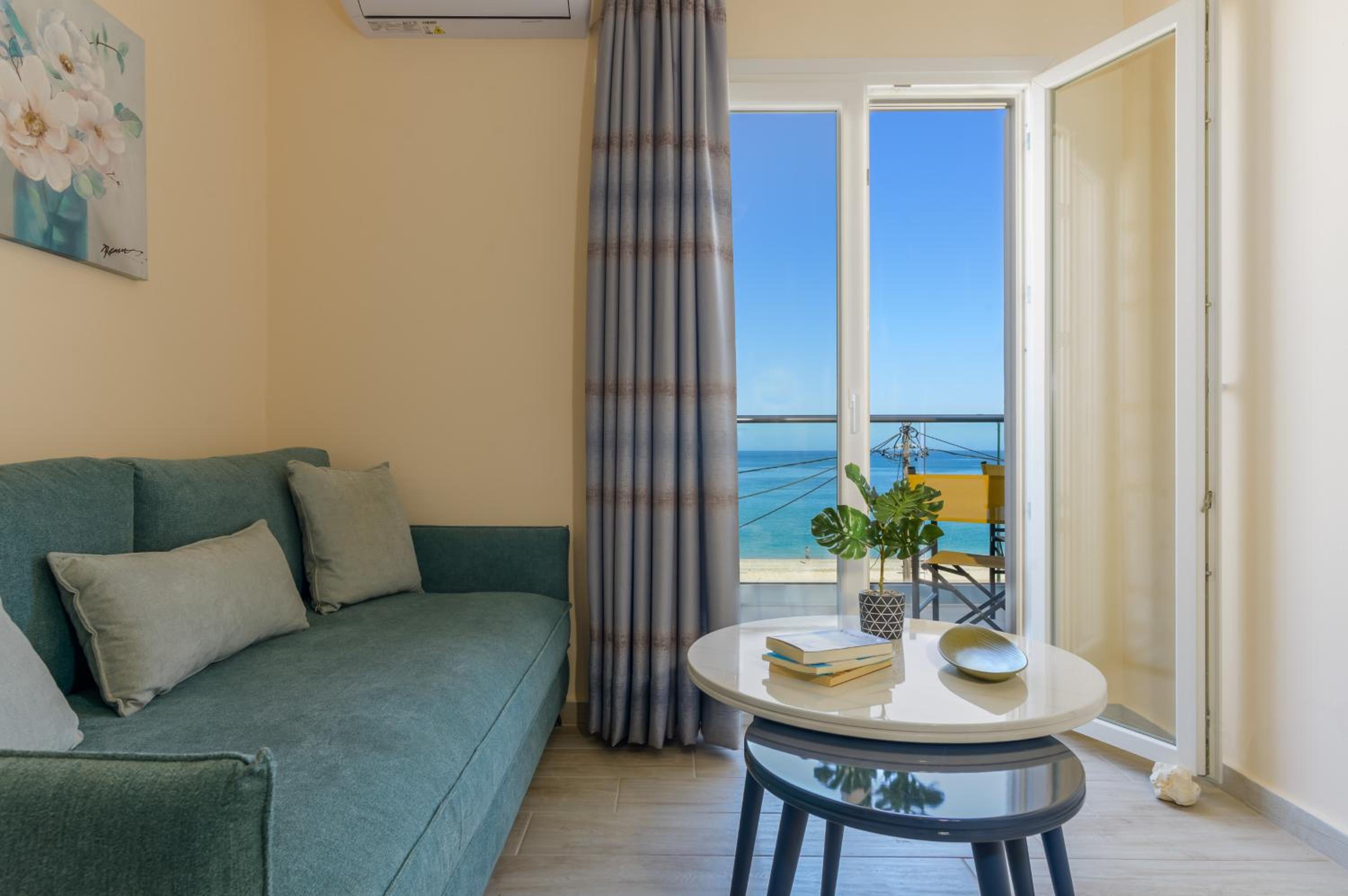 Apartment with Sea View - Photo 11