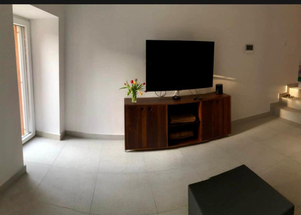 Villa photo 1