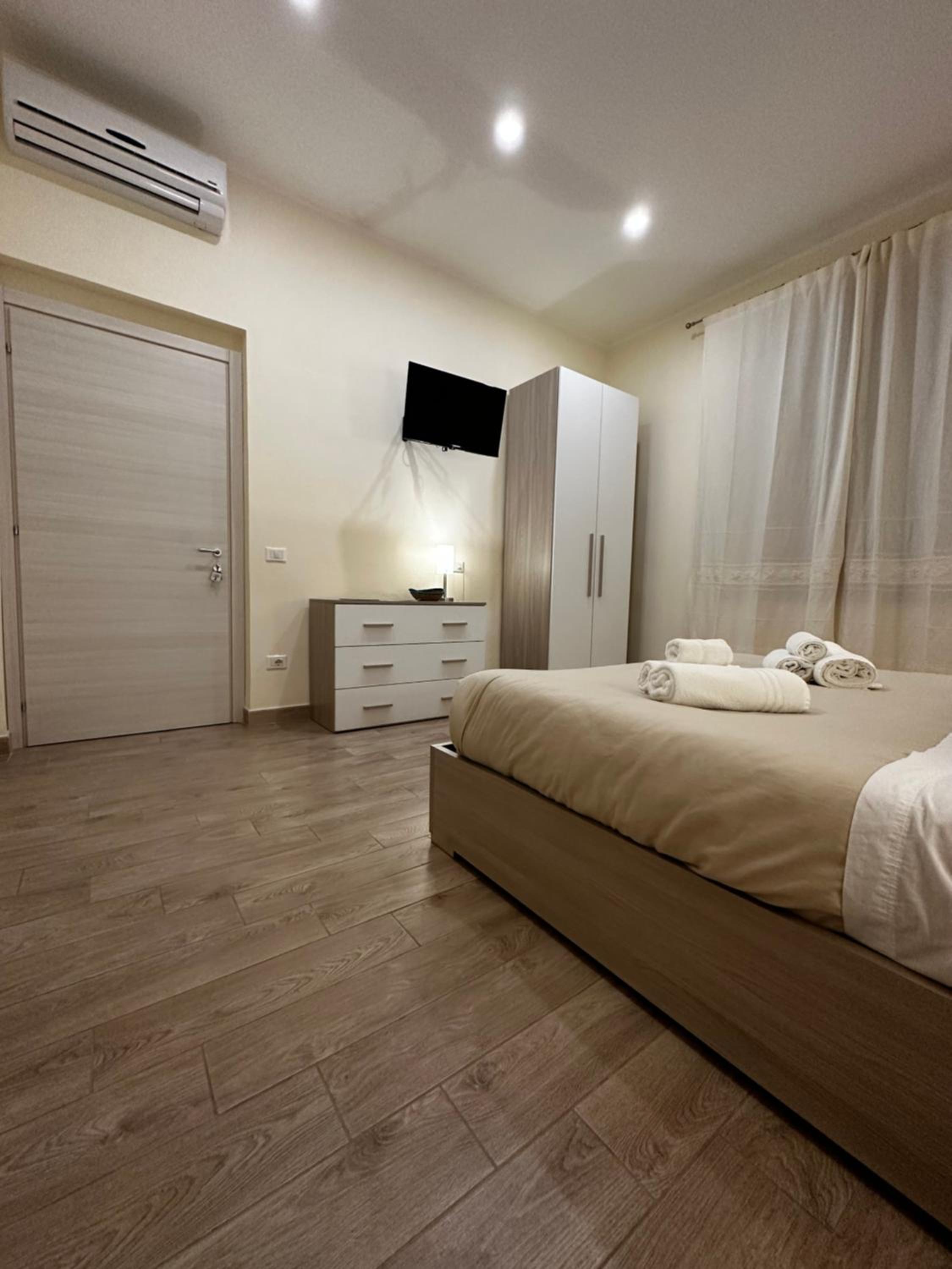 Double Room - Disability Access - Photo 3