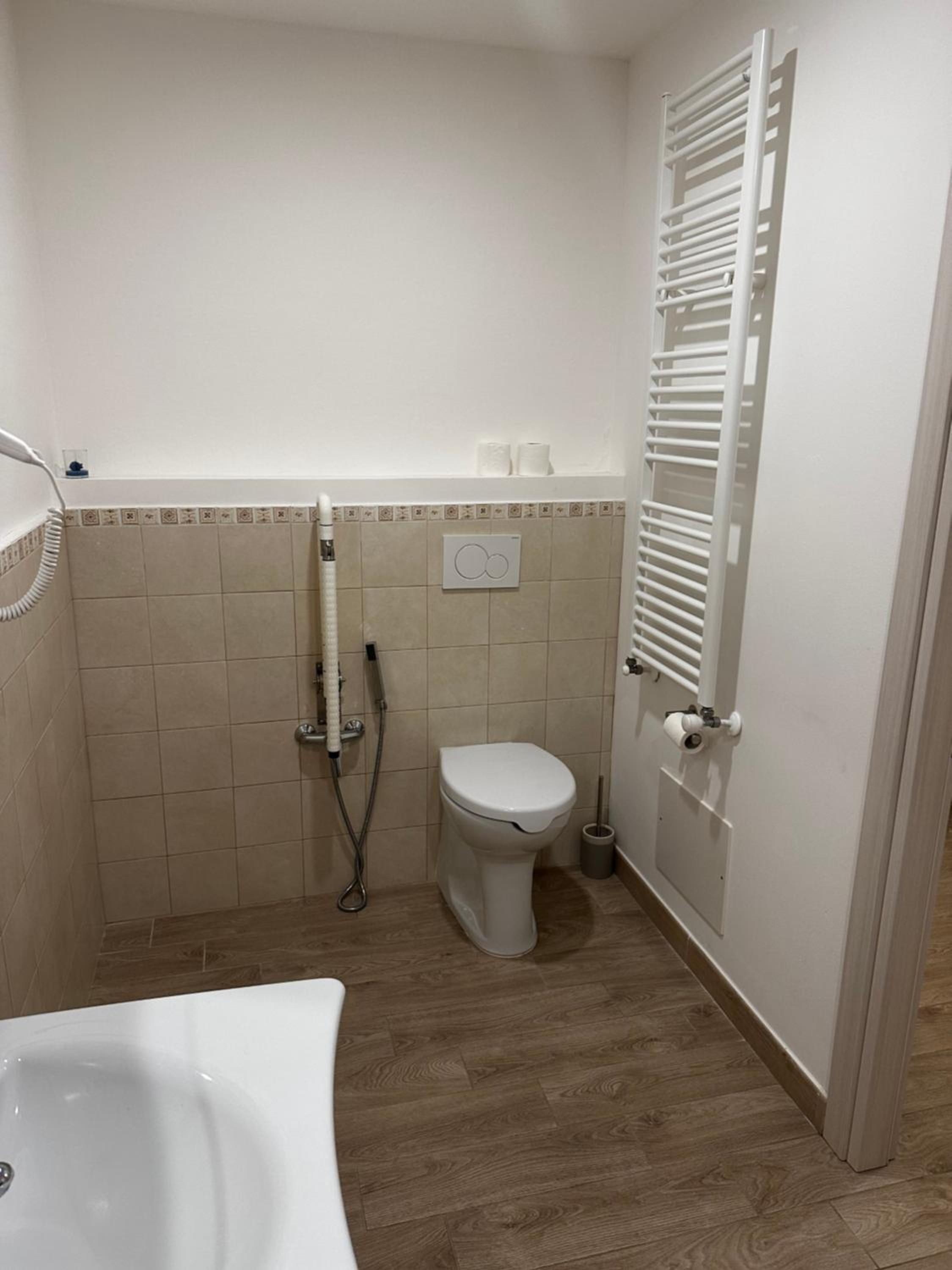 Double Room - Disability Access - Photo 7