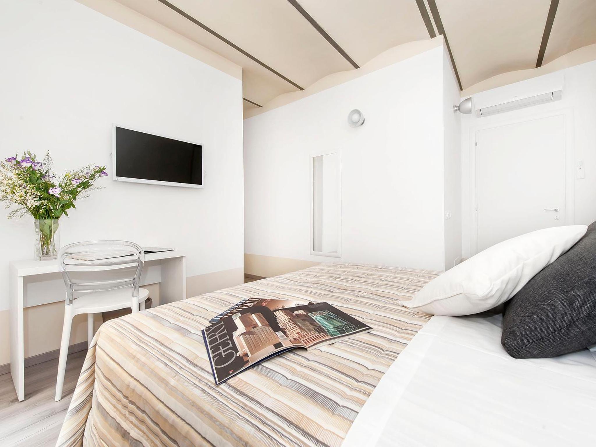 Double or Twin Room photo 3