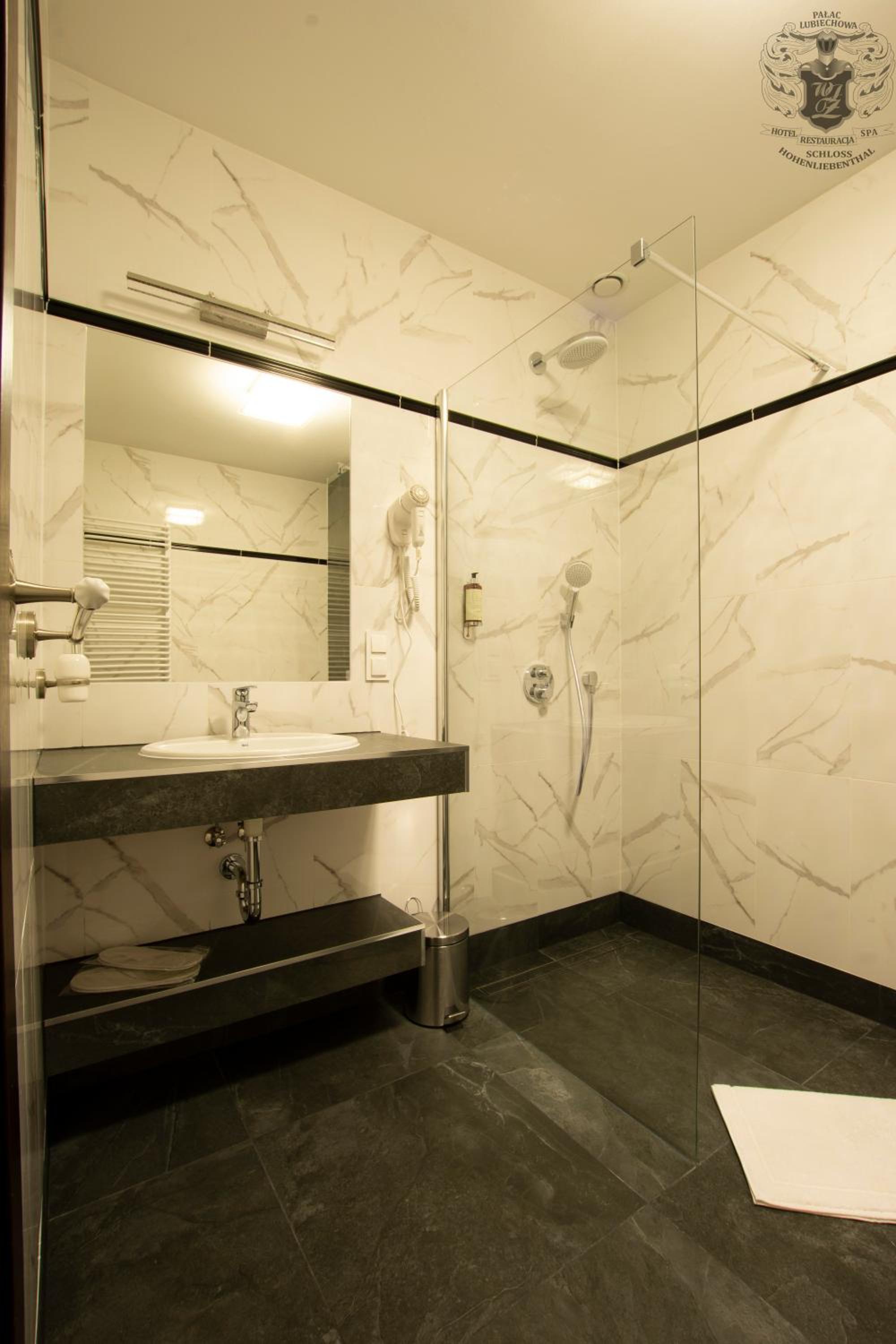 Double or Twin Room - Photo 1
