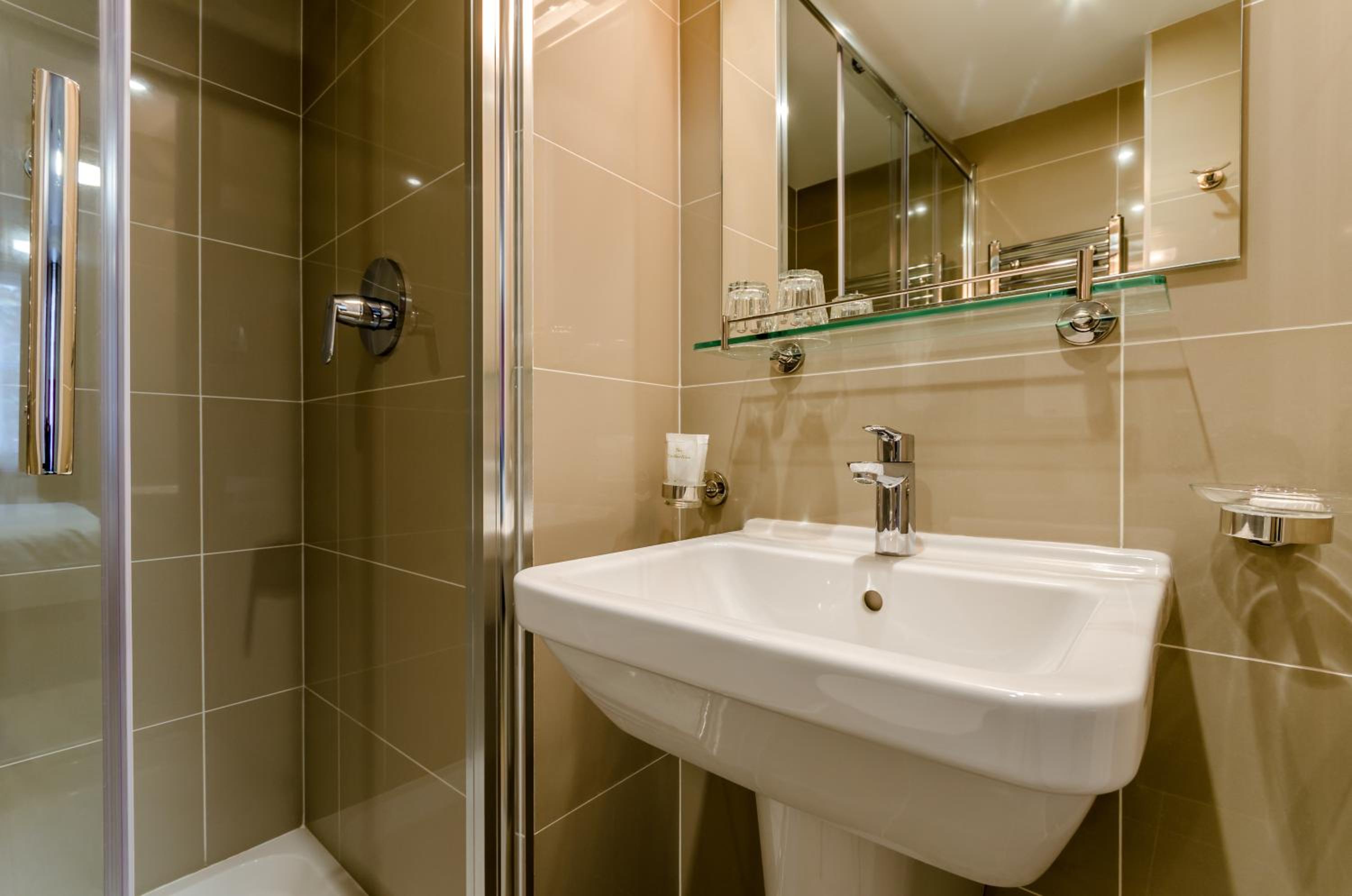 Family Room with Bath photo 3