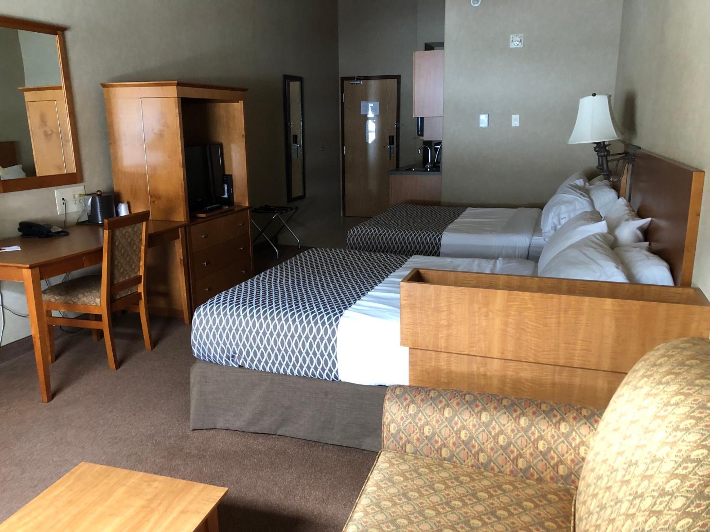Studio Suite with Two Queen Beds - Non-Smoking - Photo 4