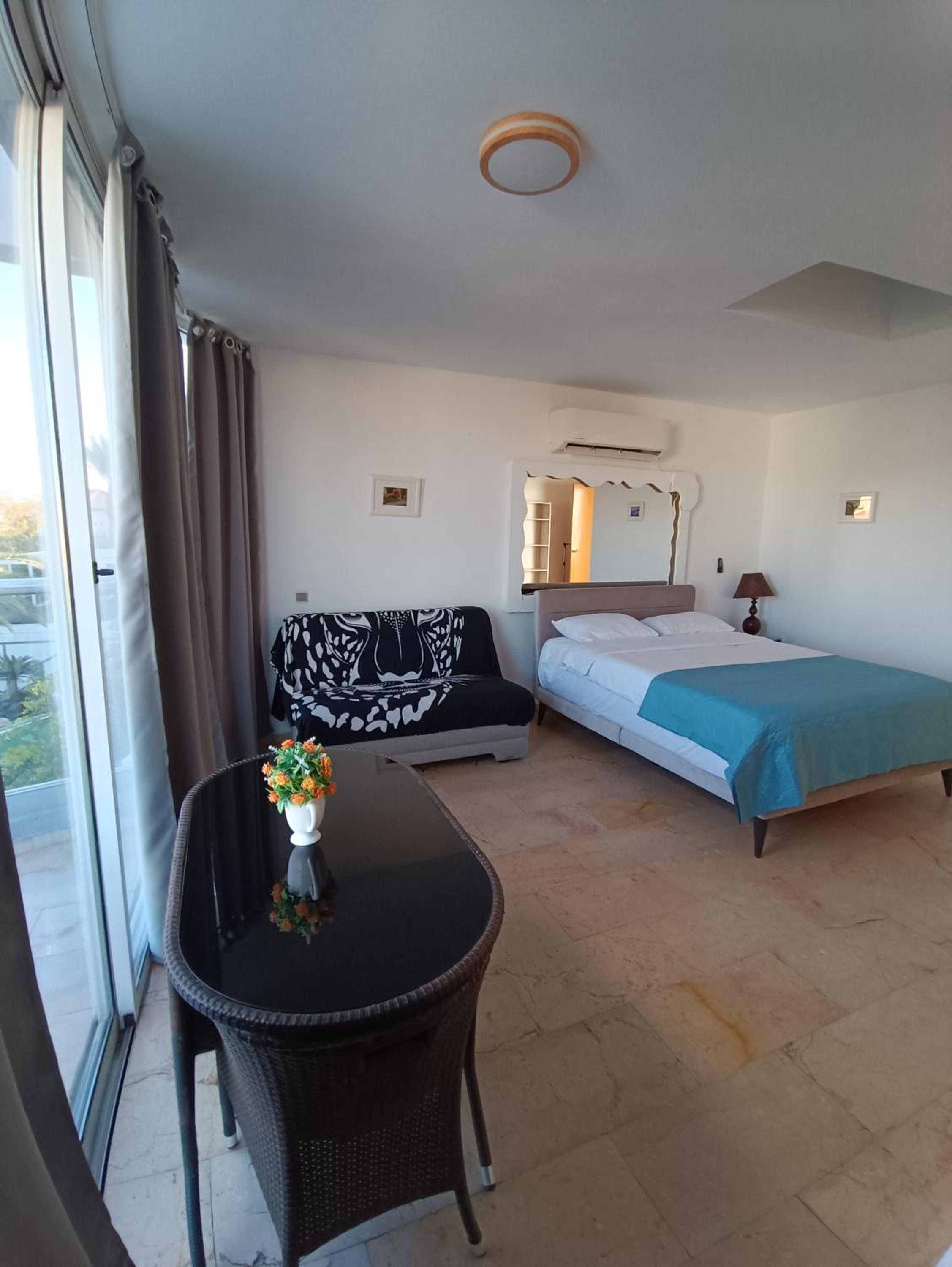 Superior Double Room with Private Bathroom and Balcony photo 3
