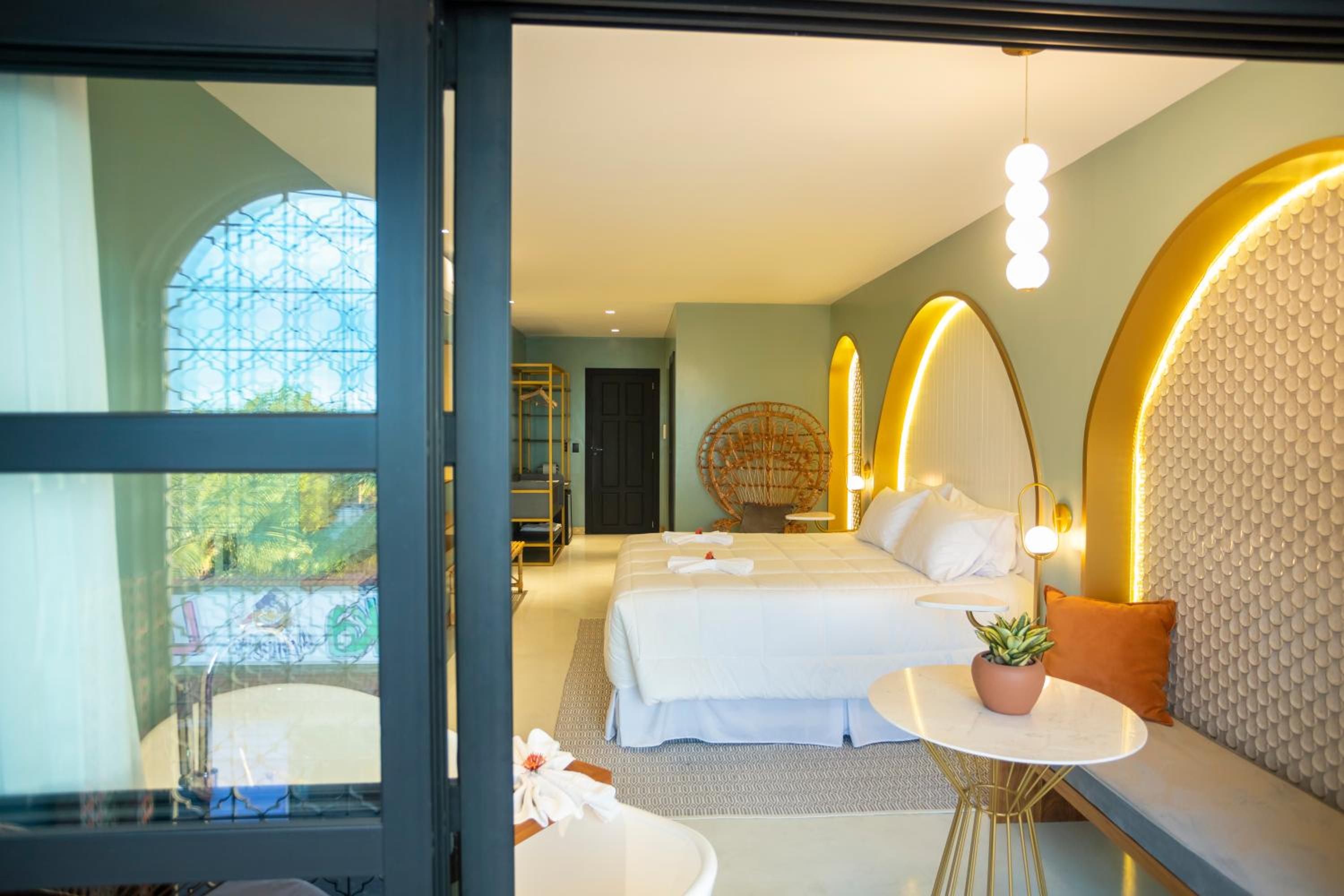 Deluxe Suite with Sea View
