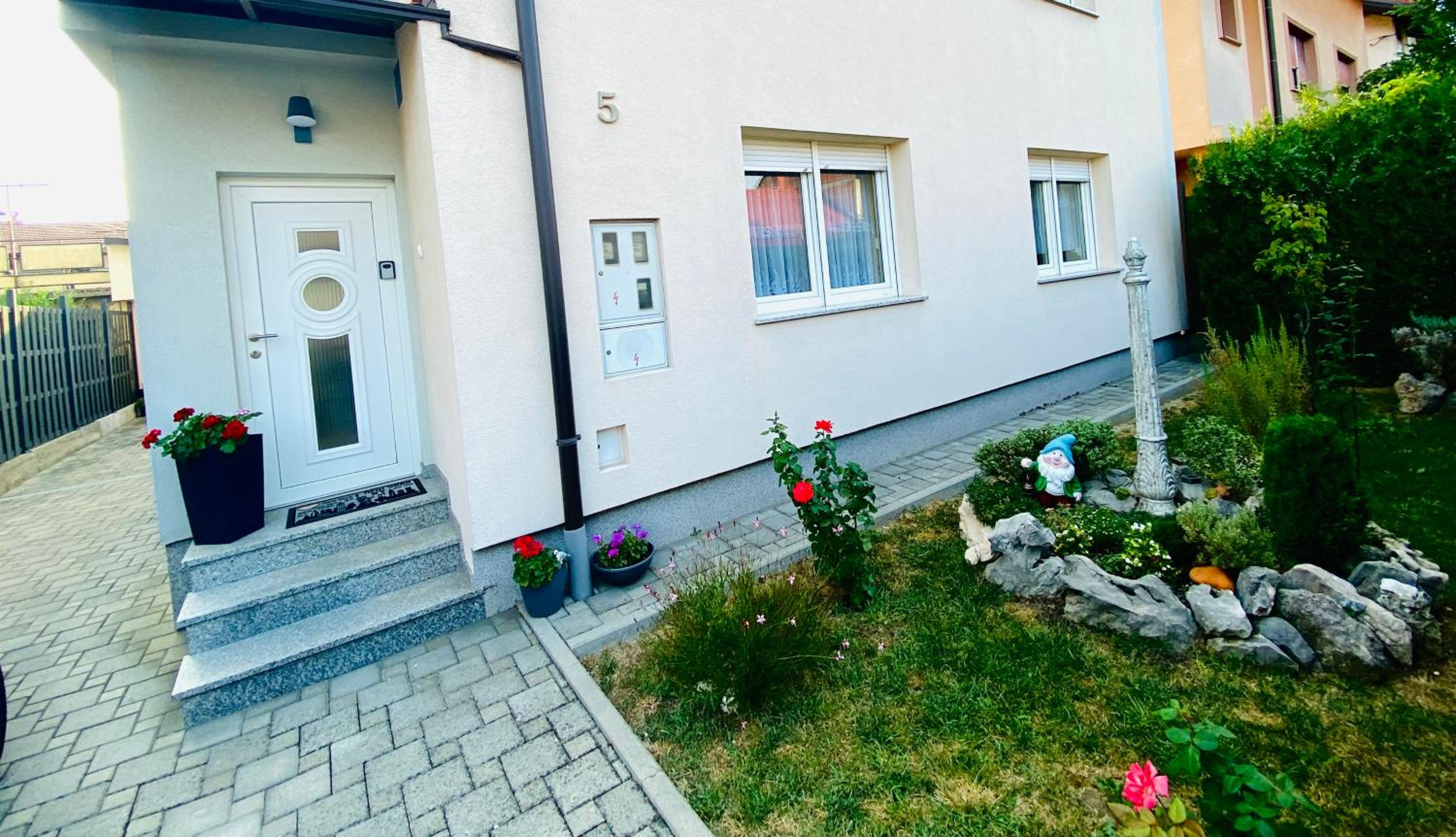 Apartment - Photo 17