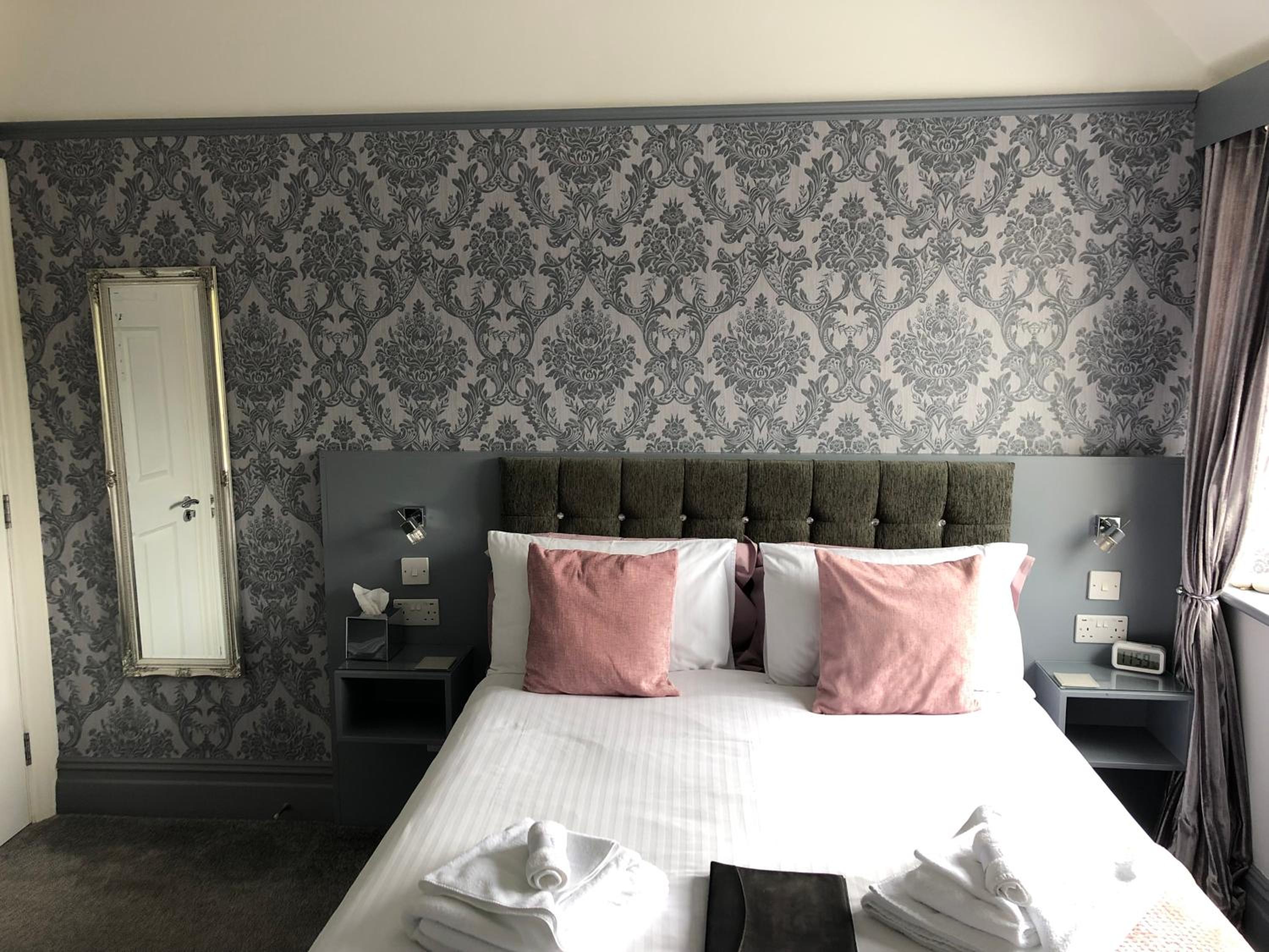 Double Room with Private Bathroom photo 2