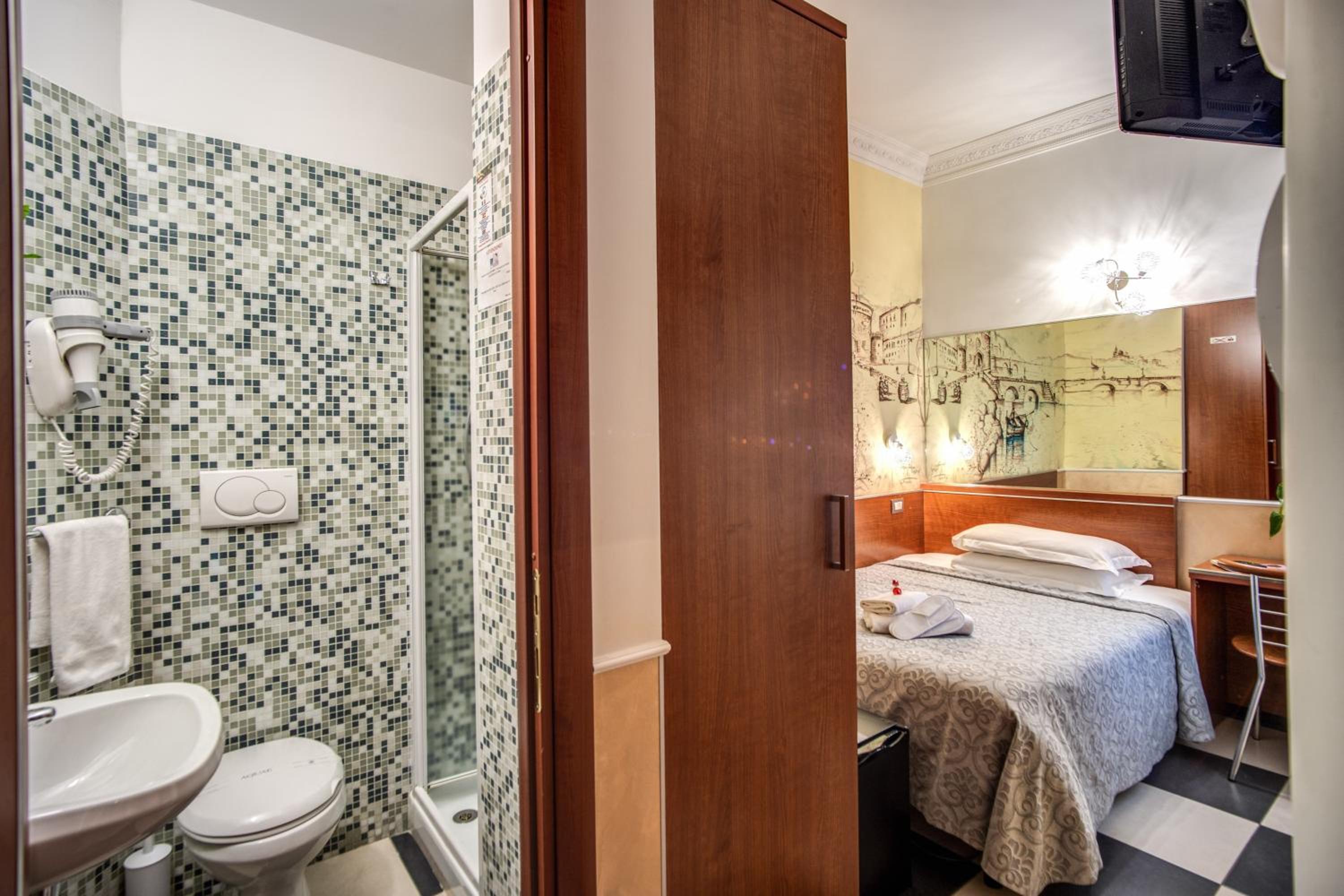 Single Room photo 2