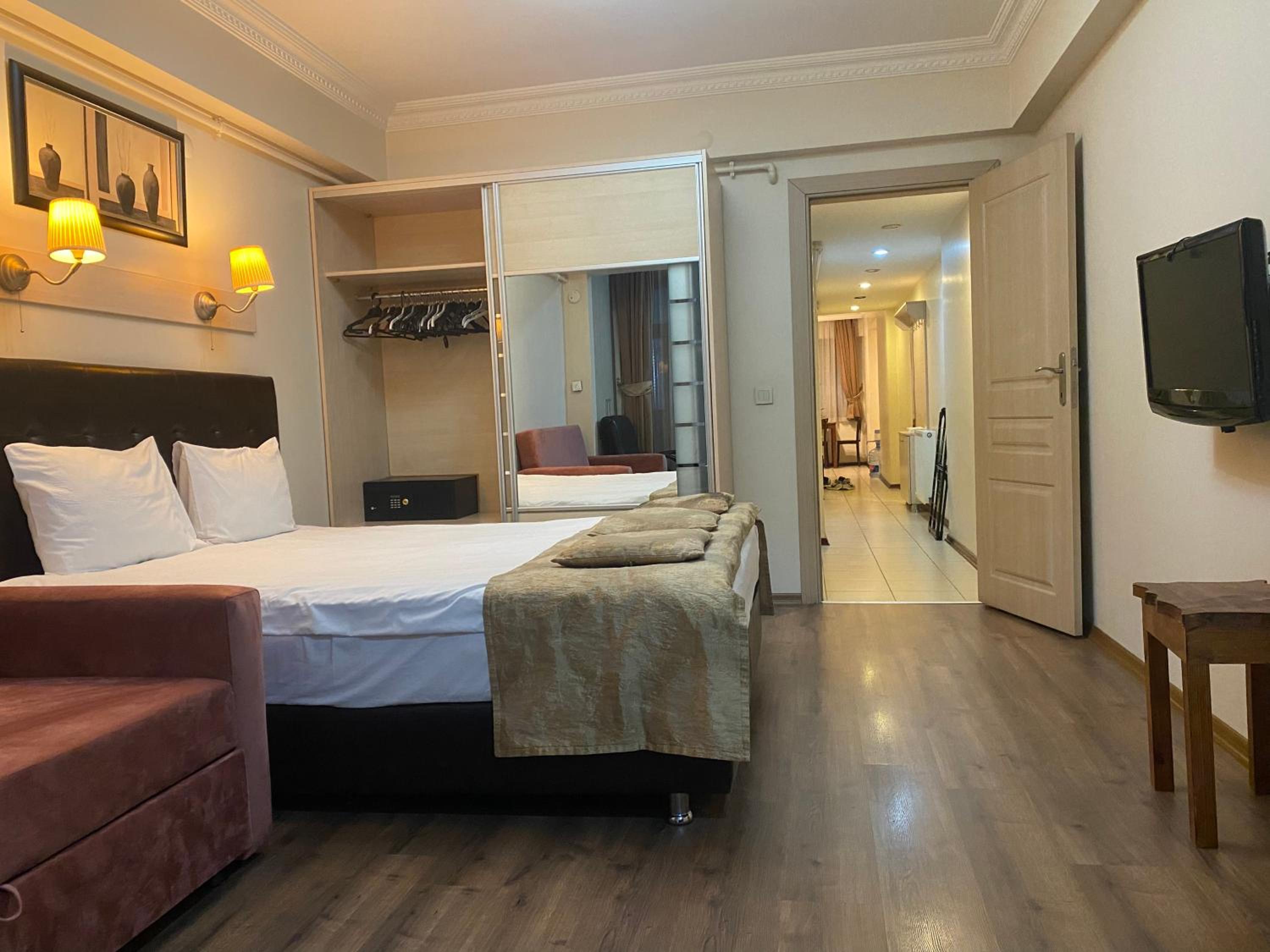 Superior Apartment- City View  photo 2