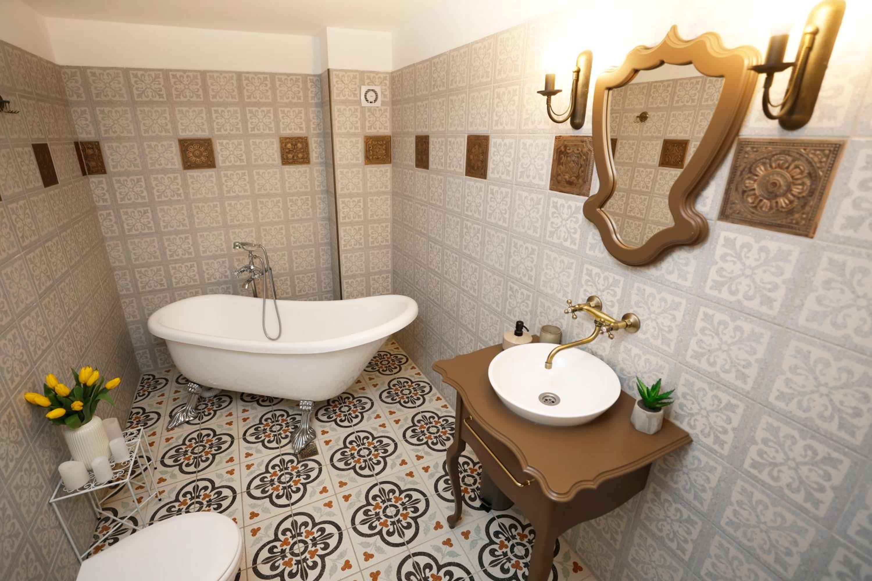 Deluxe Double Room with Bath photo 3