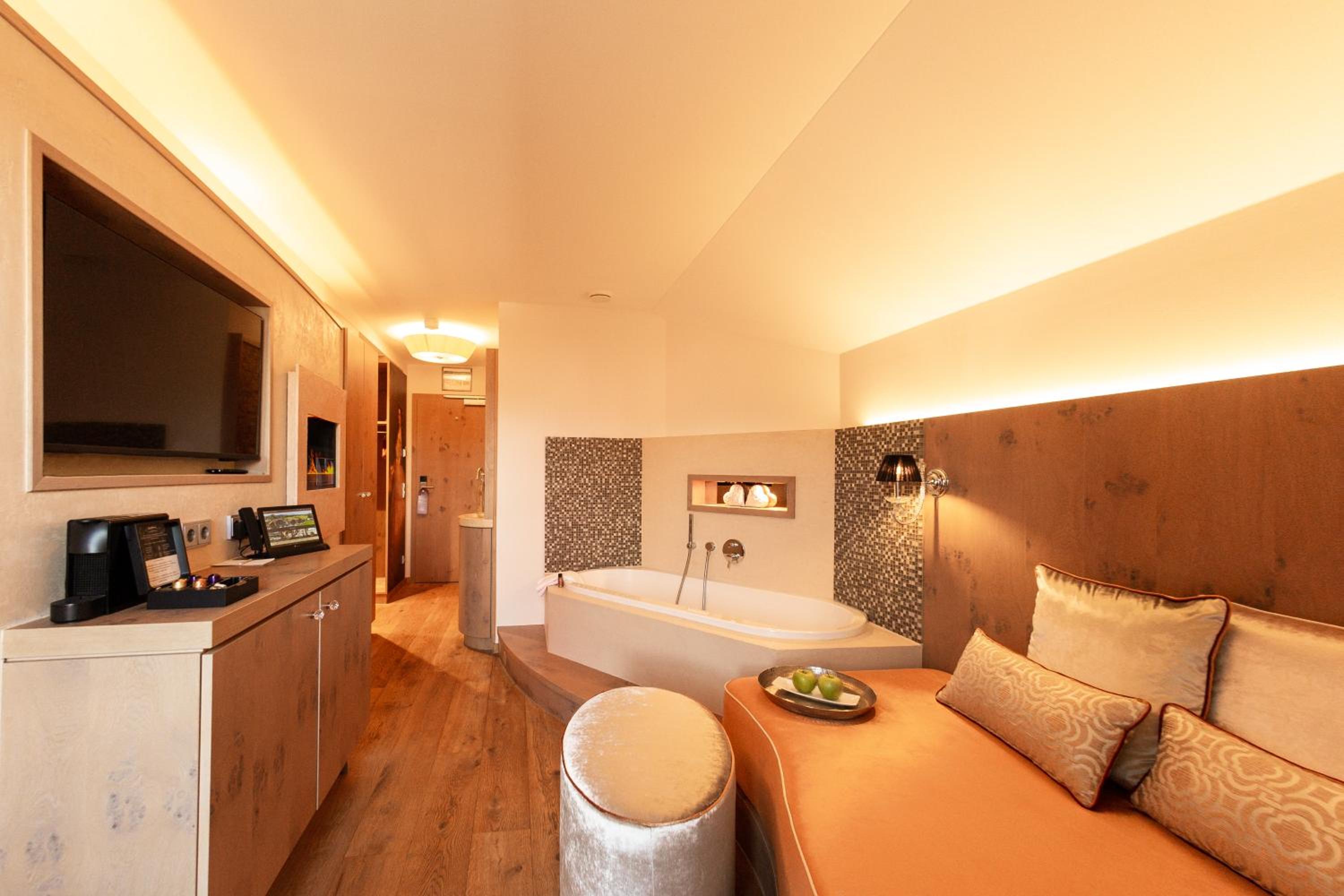 Deluxe Suite