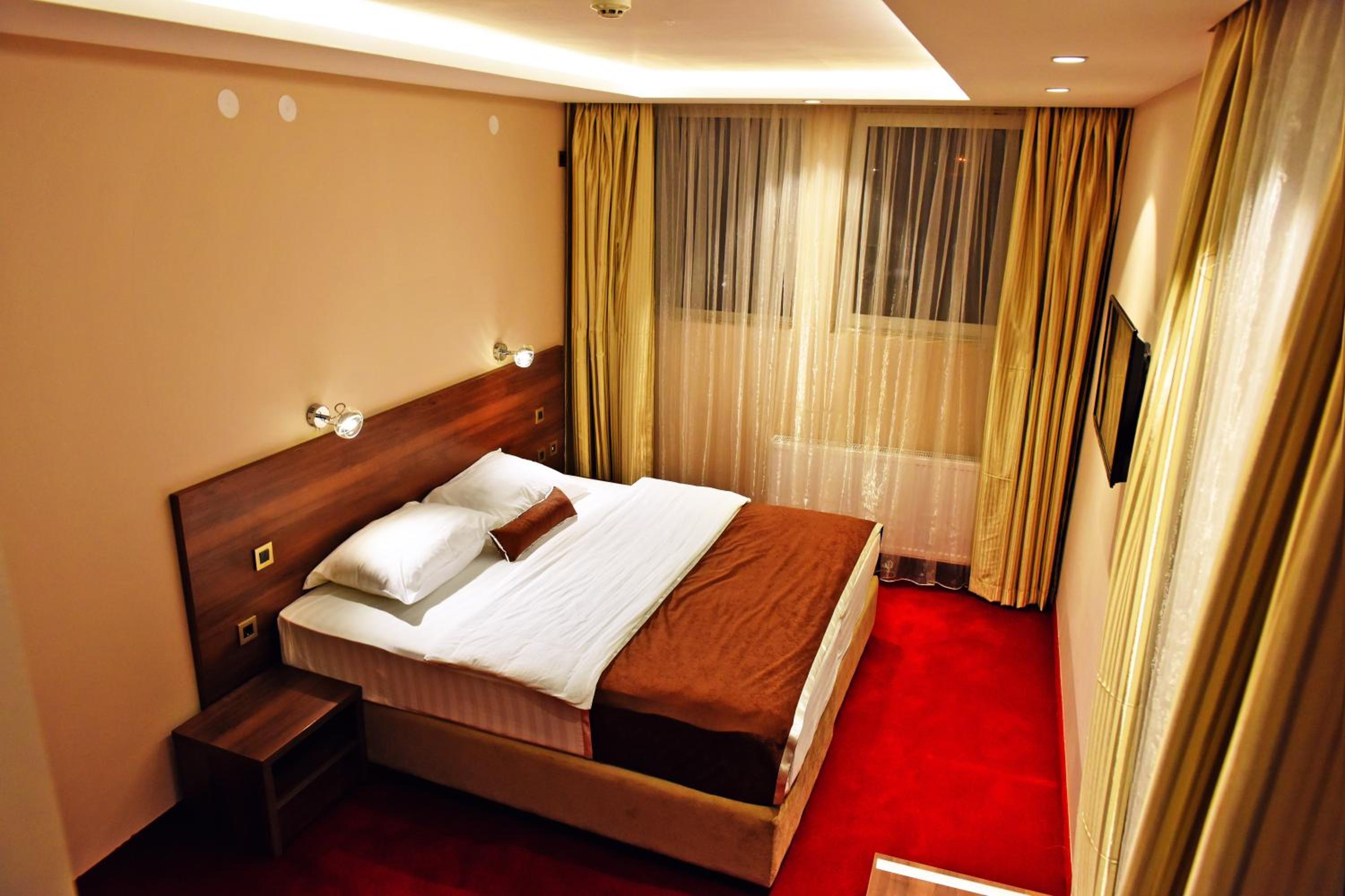 Double or Twin Room photo 1