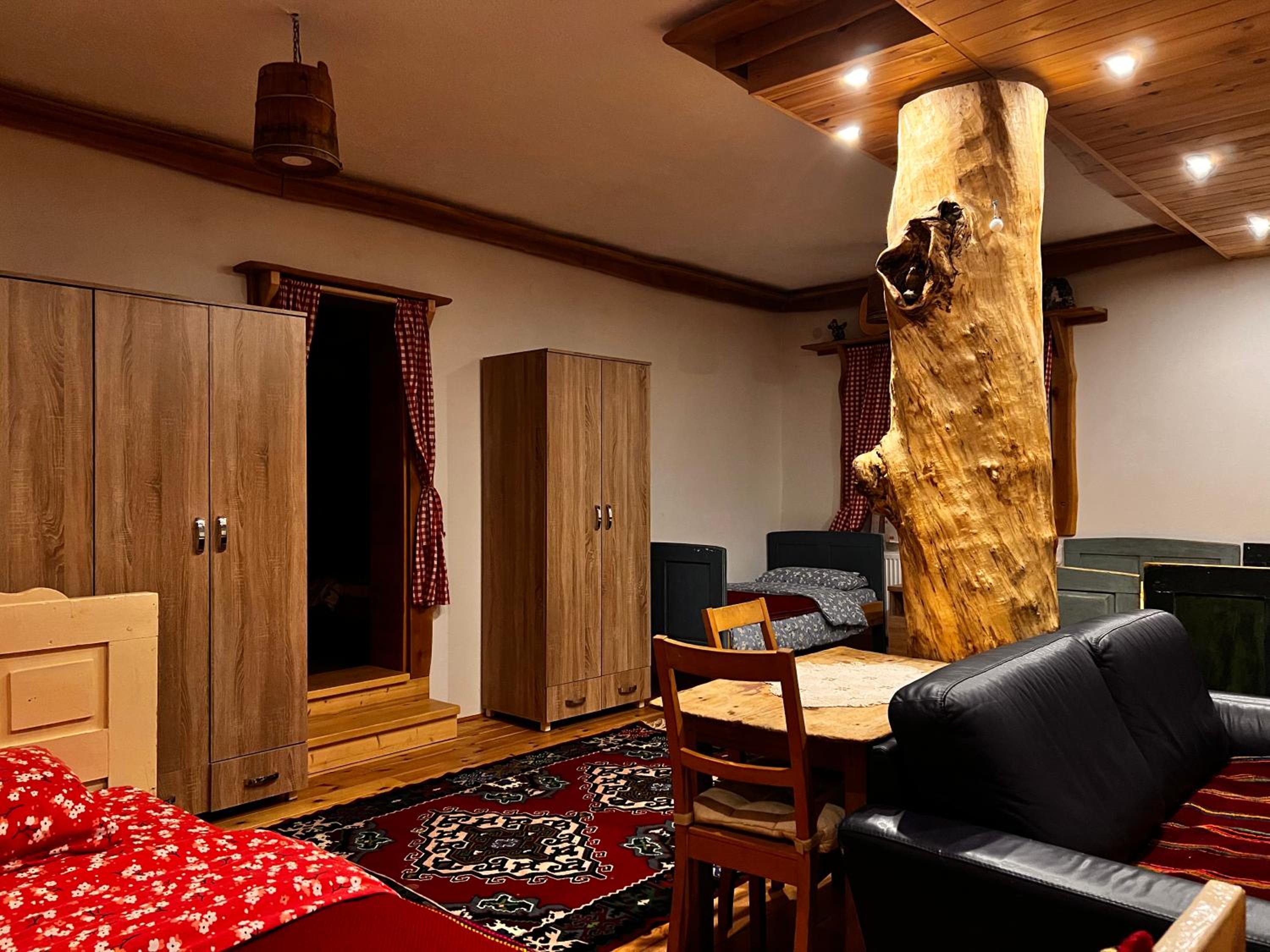 Family Room - Photo 38