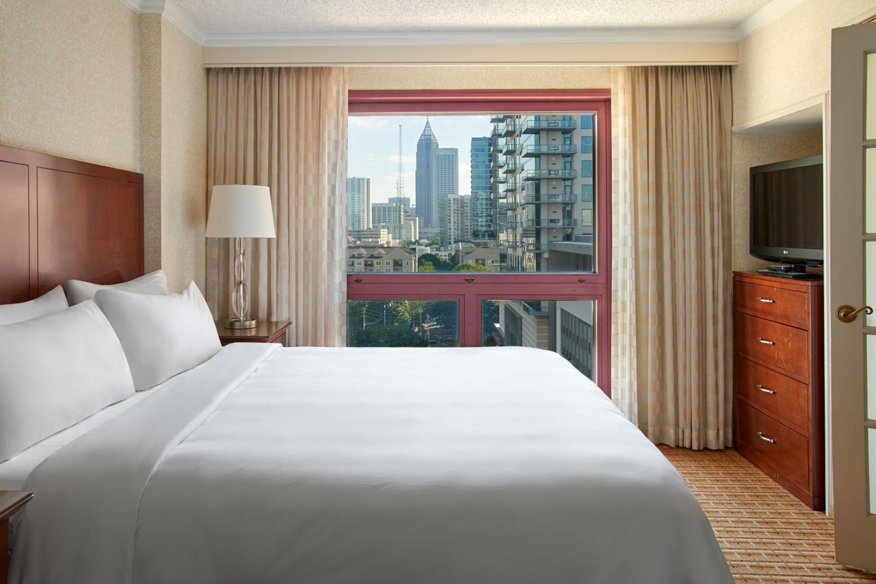 One-Bedroom King Suite with Sofa Bed - Photo 6