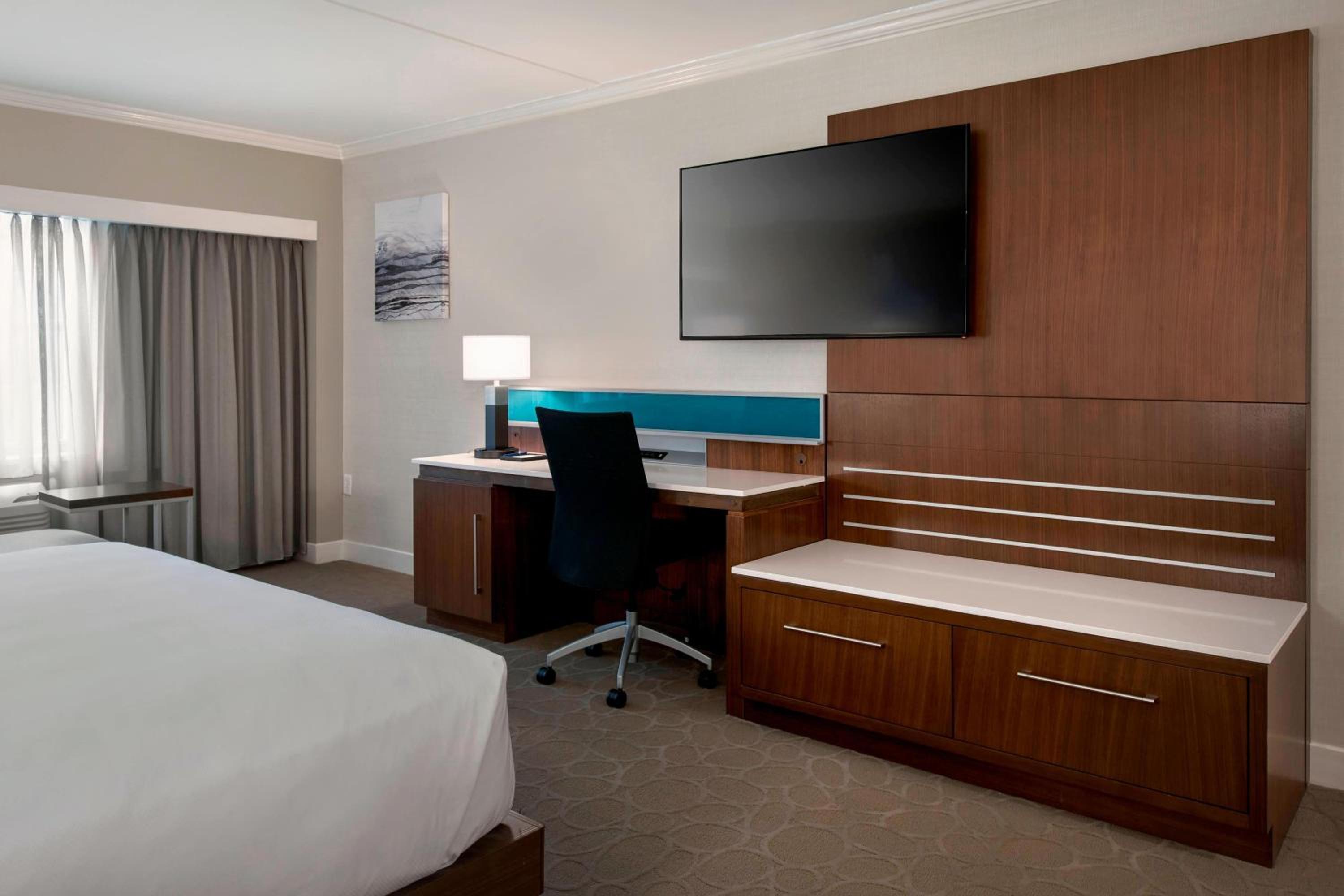 King Guest Room - Photo 4