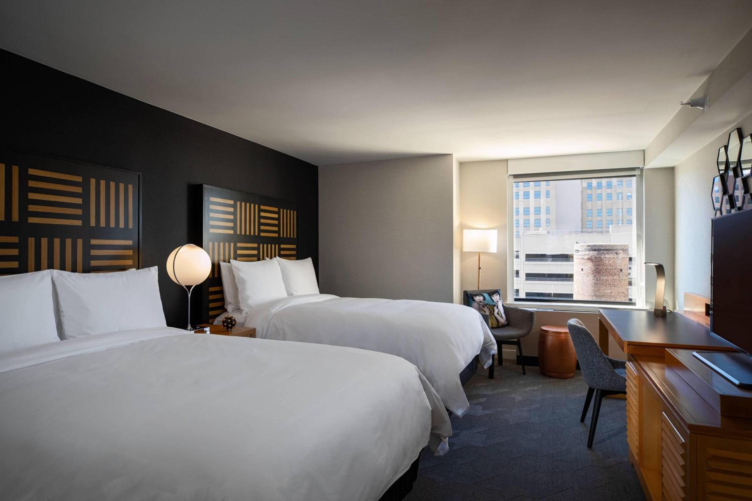 Standard Room with Two Double Beds - Photo 4