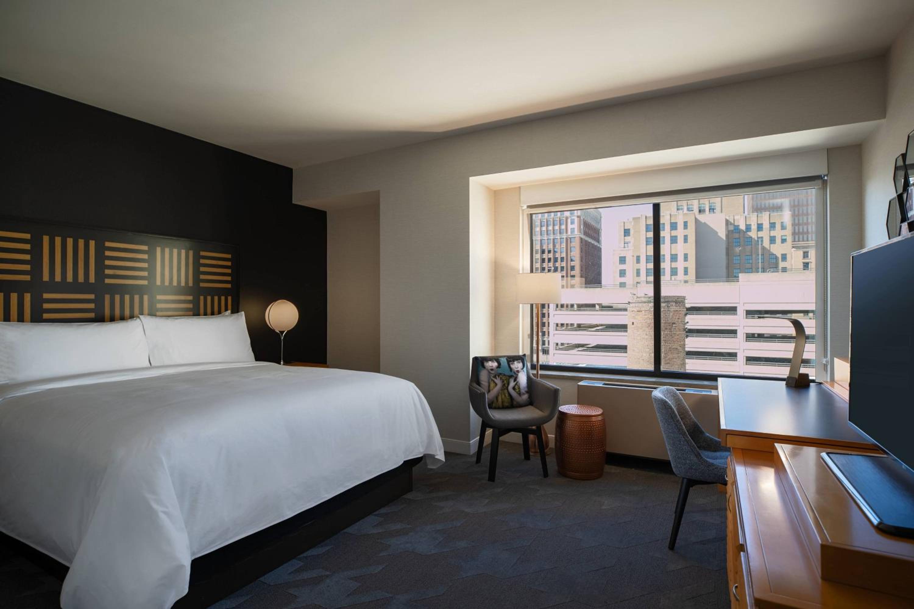 Standard Room with a King Bed - Photo 1