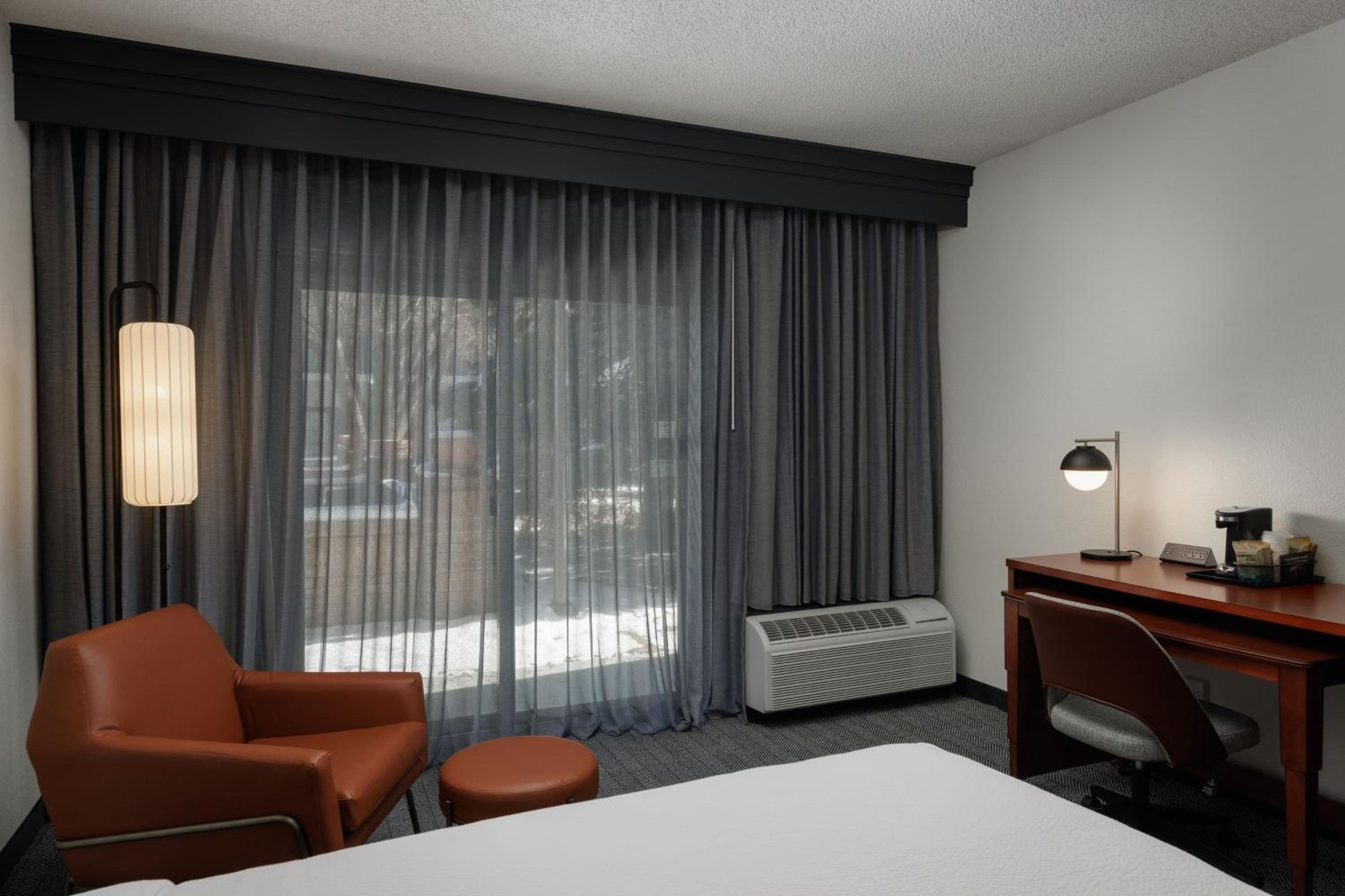 Double Room with Two Double Beds photo 2