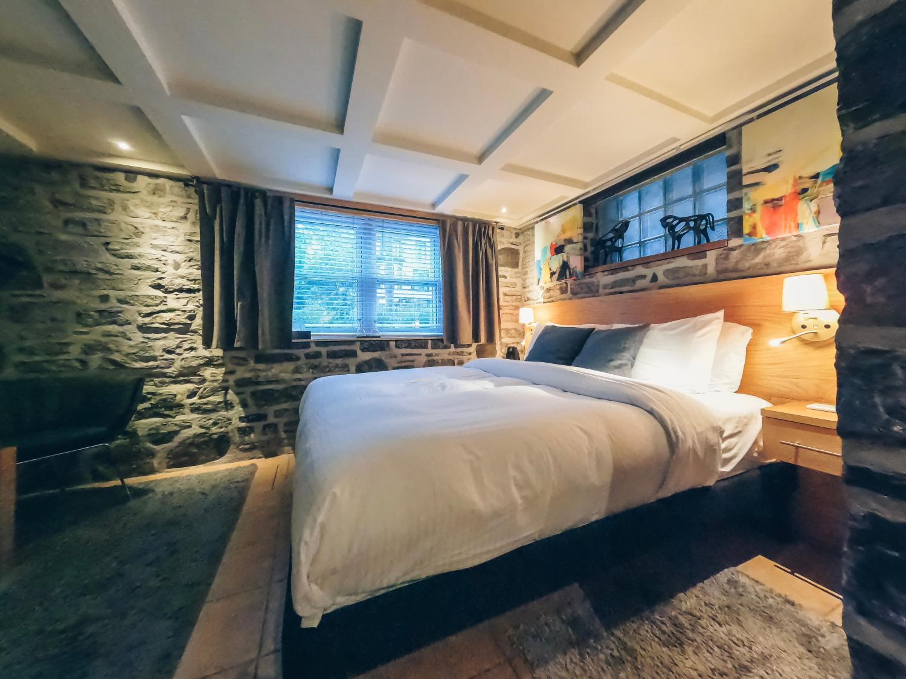 Superior Room with Stone Wall  - Photo 4