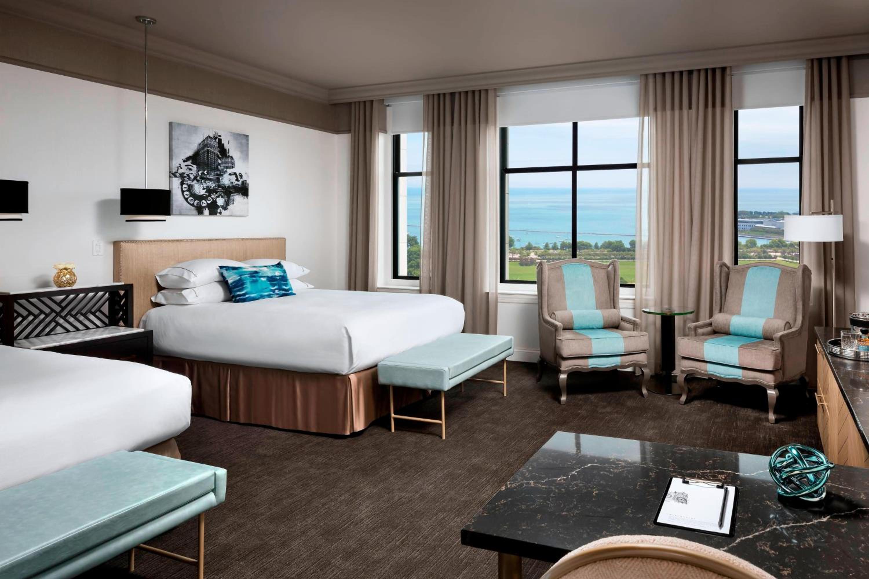 Queen Room with Two Queen Beds and Lake View
