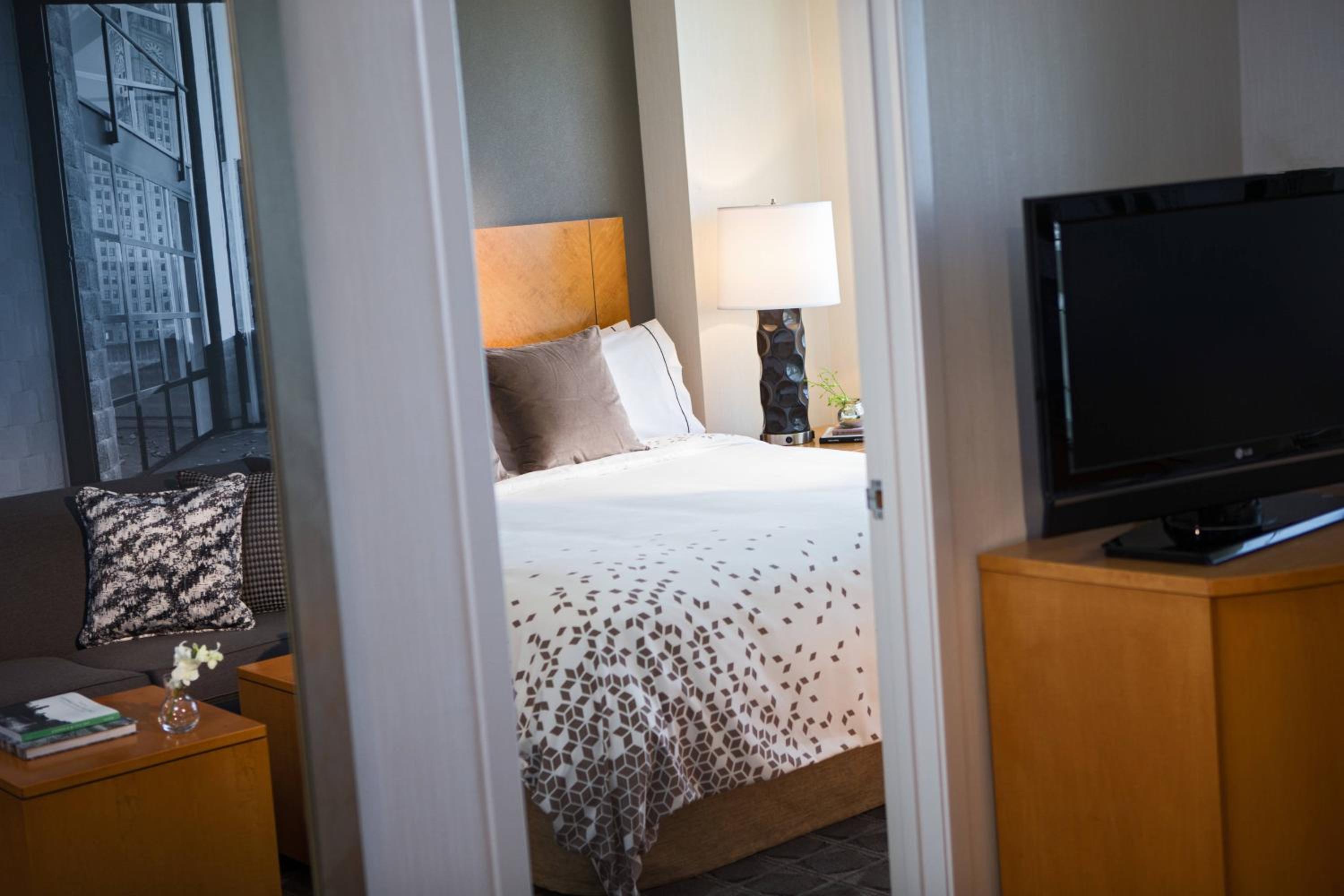 One-Bedroom Suite with King Bed - Photo 2