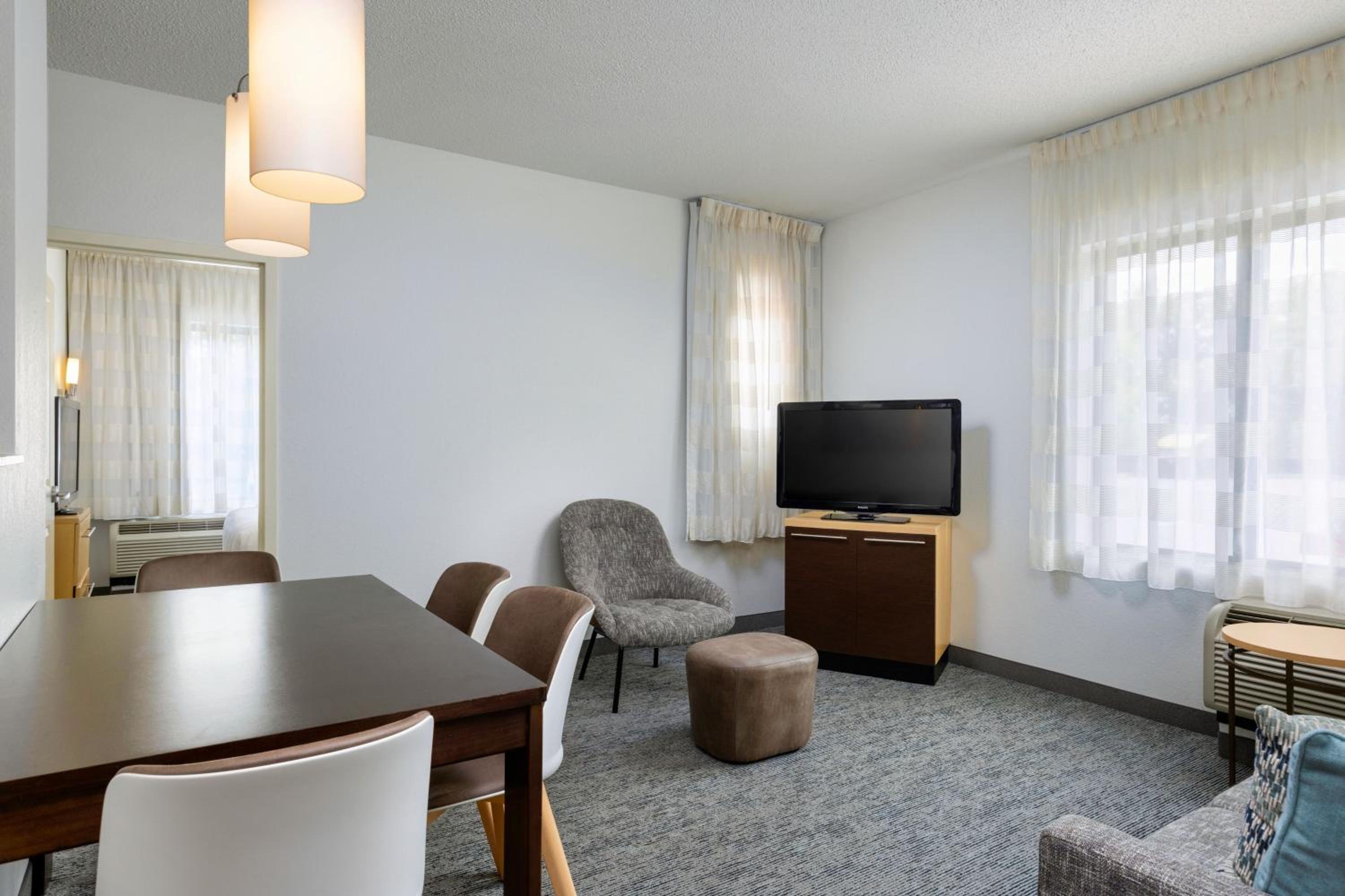 Two-Bedroom Suite photo 2