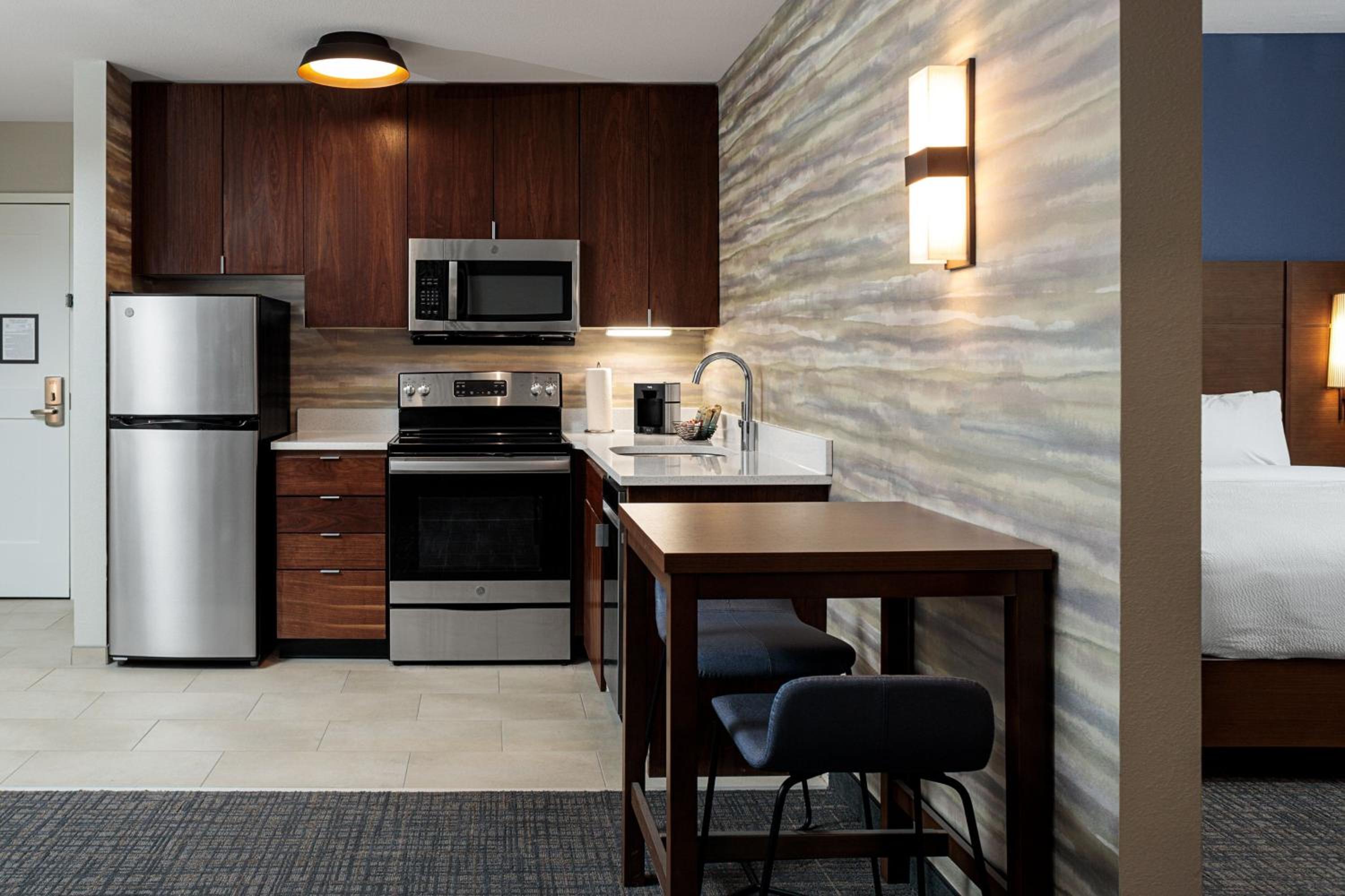 One-Bedroom King Suite - Photo 2