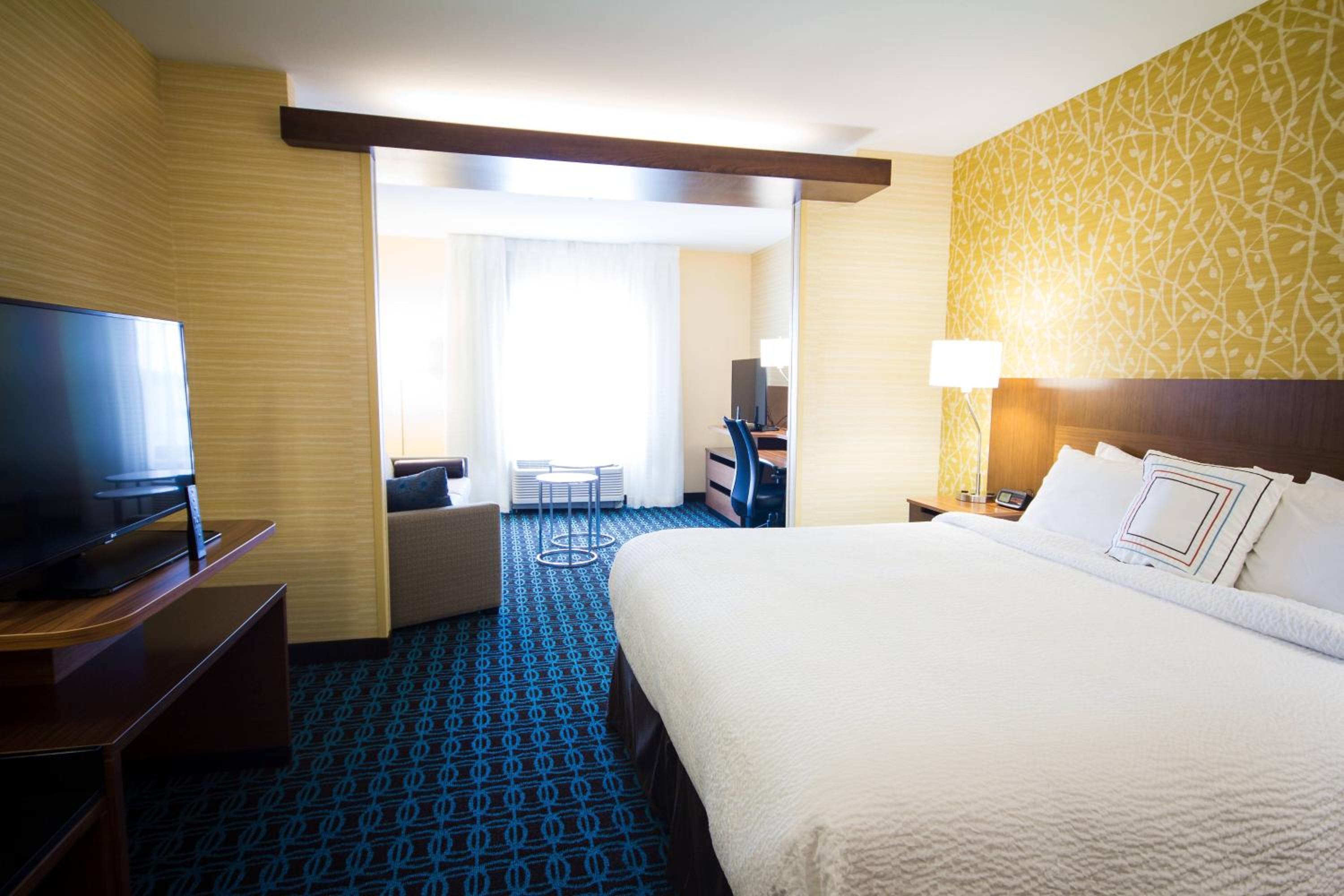 King Suite with Sofa Bed - Hearing Accessible photo 2