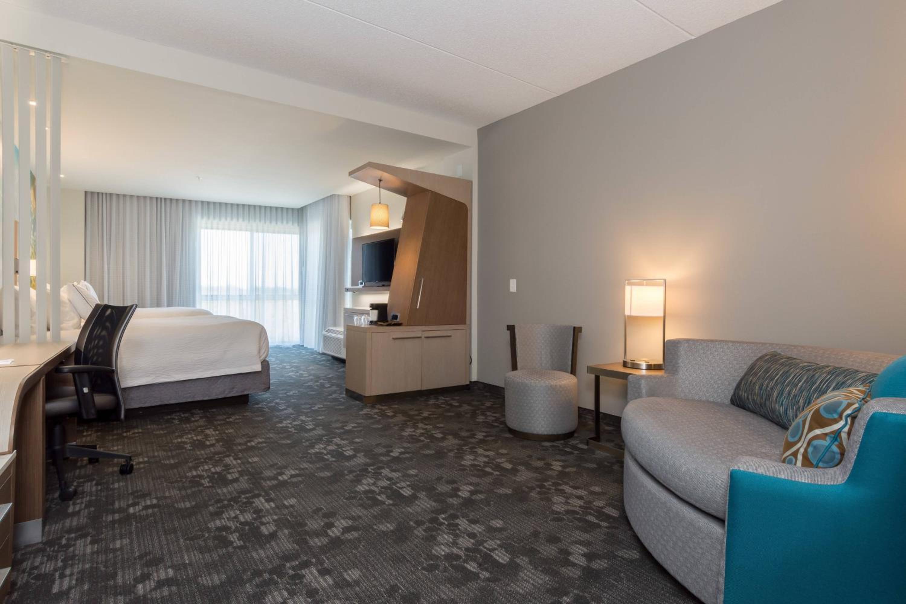 1 Bedroom Suite, 2 Queen, Sofa bed