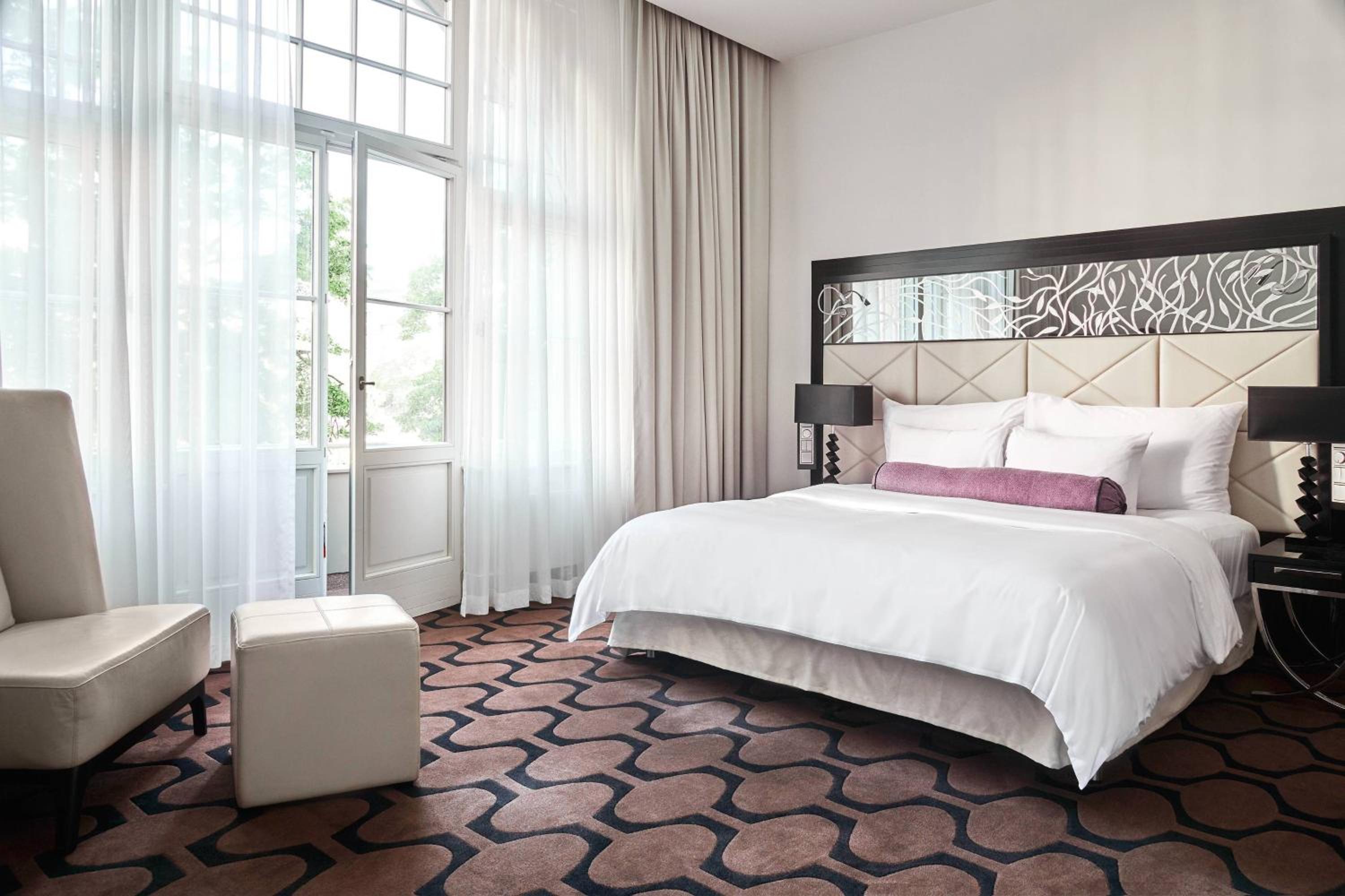 Superior Room, 1 King, Balcony