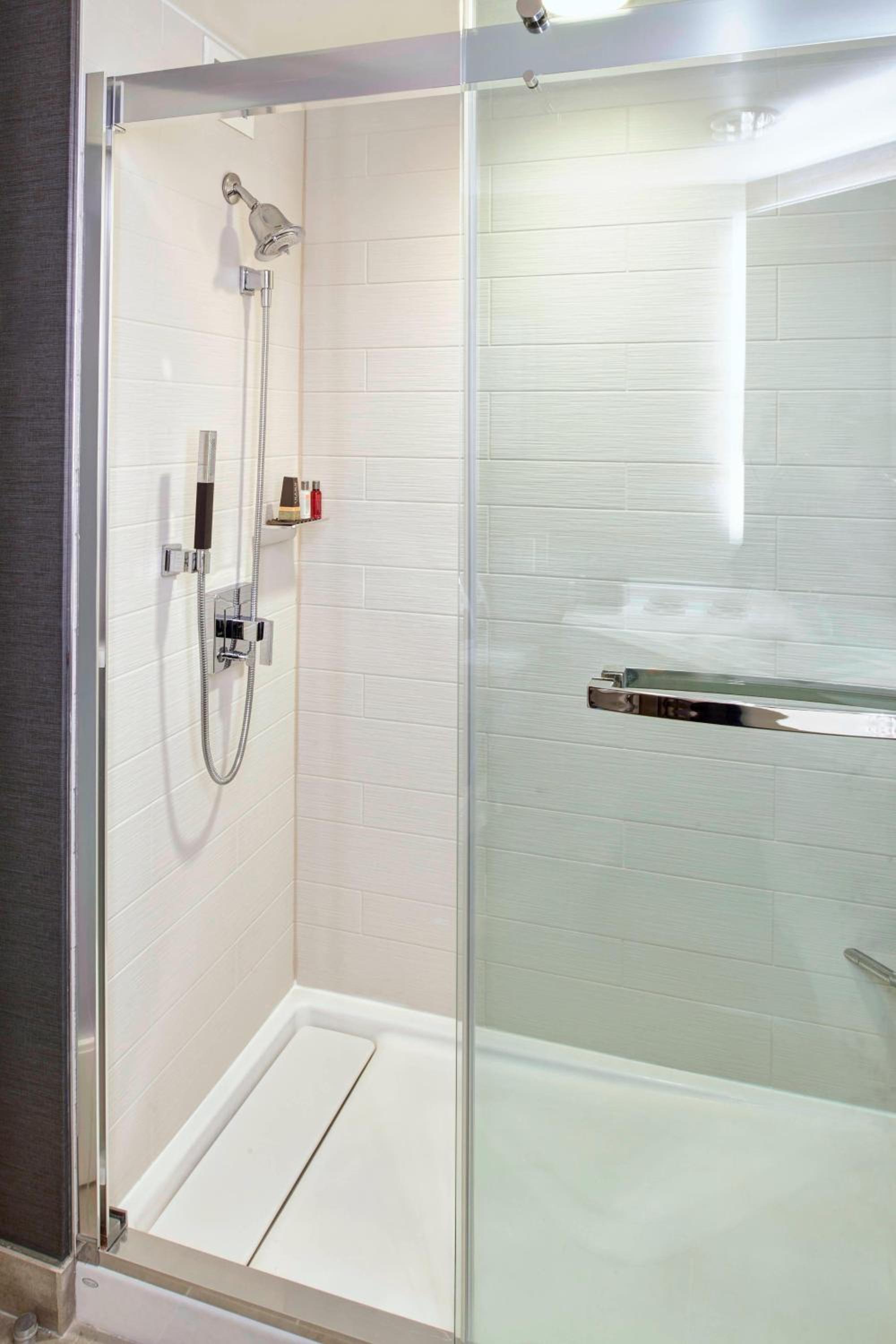 King or Double Room - Photo 4