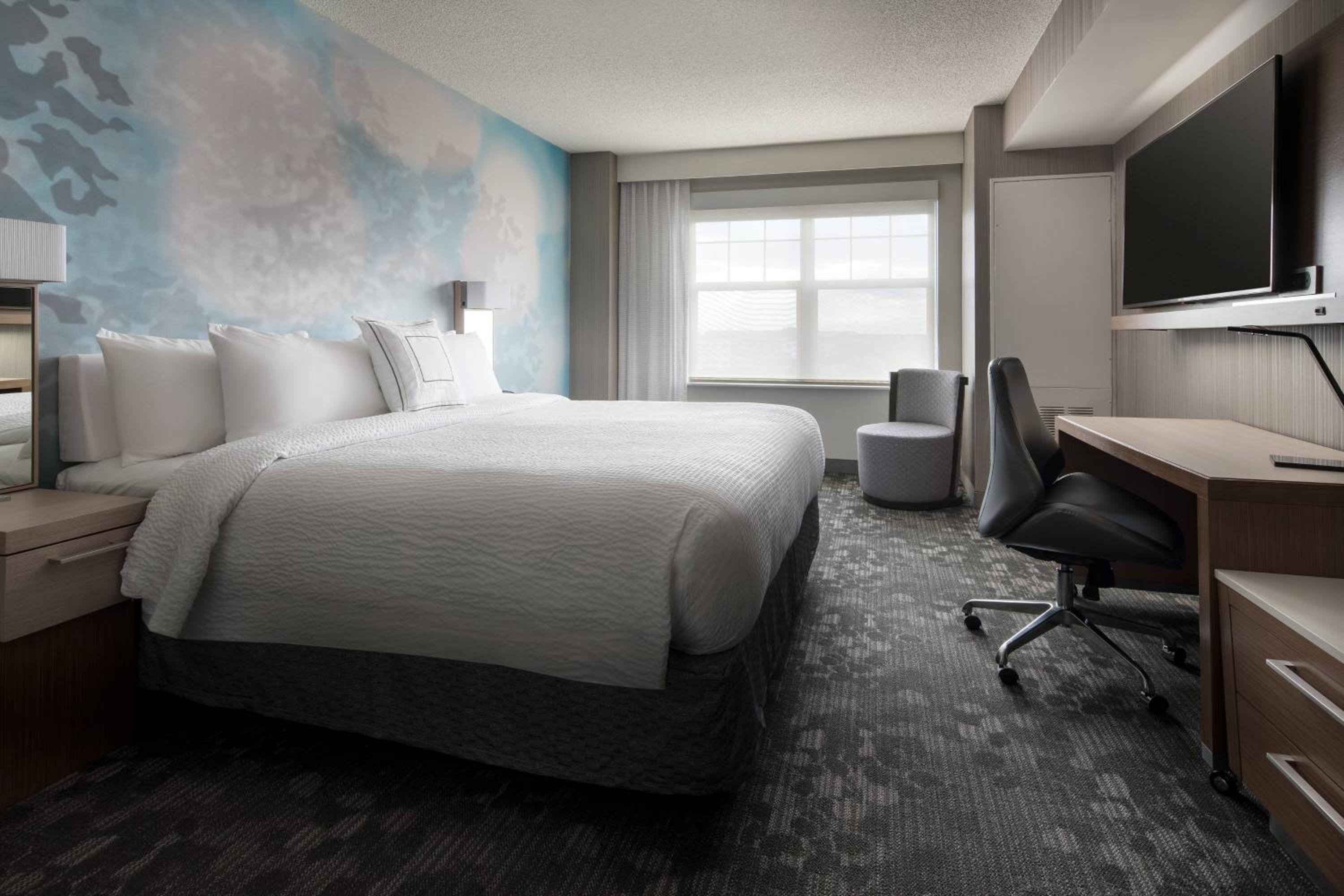 Junior Suite, 1 Bedroom, 1 King Bed - Photo 6
