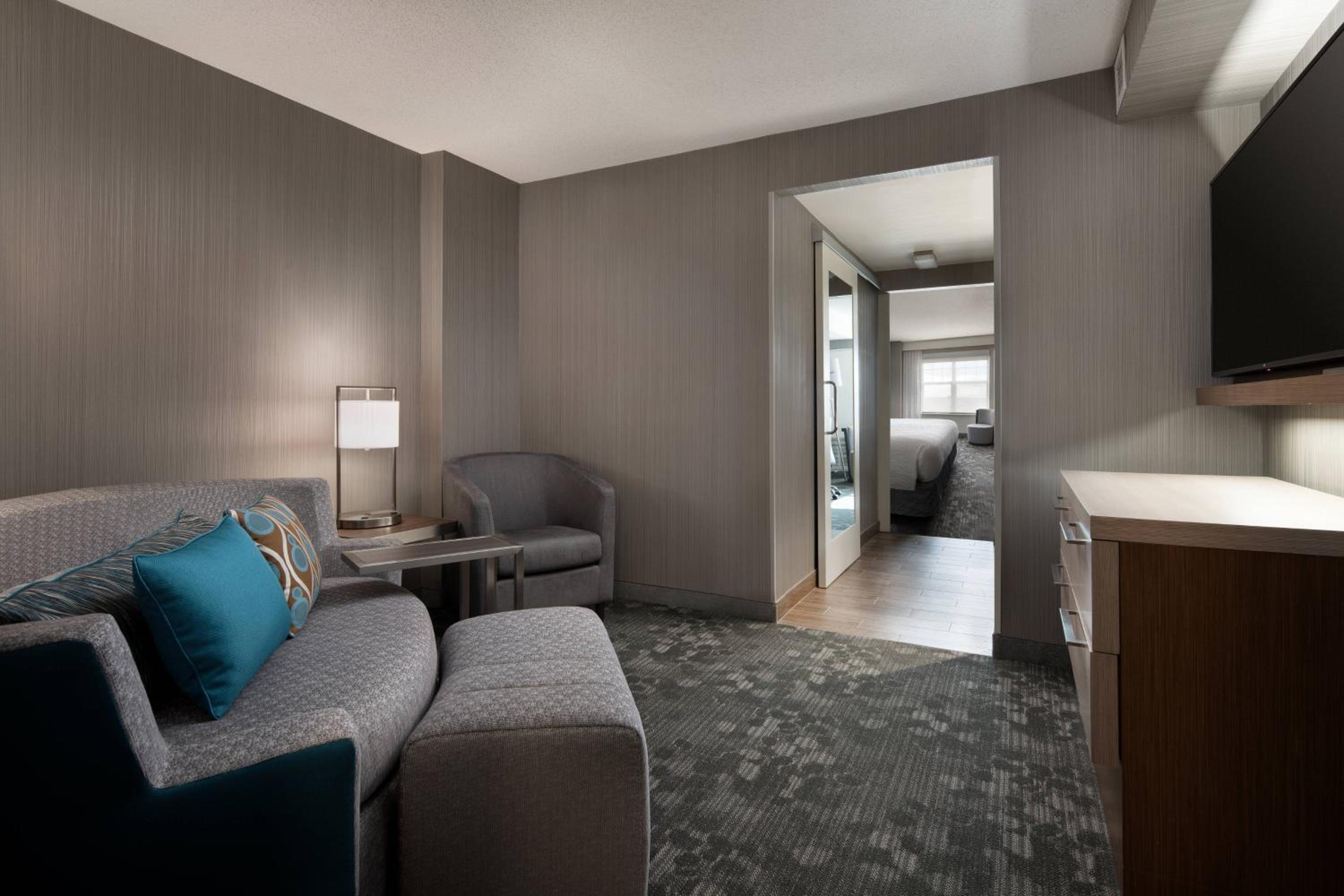 Junior Suite, 1 Bedroom, 1 King Bed - Photo 1