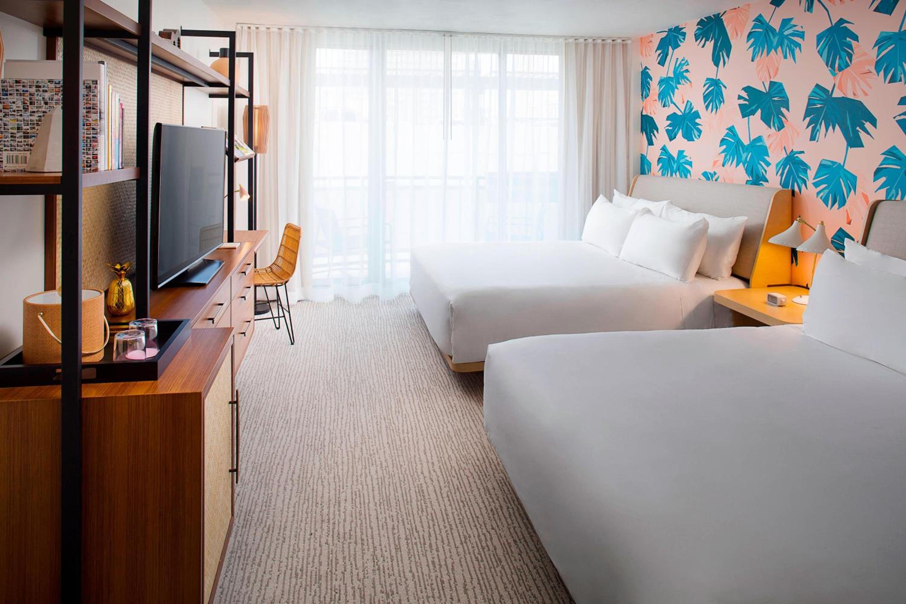 Deluxe Room, 2 King Beds, Balcony