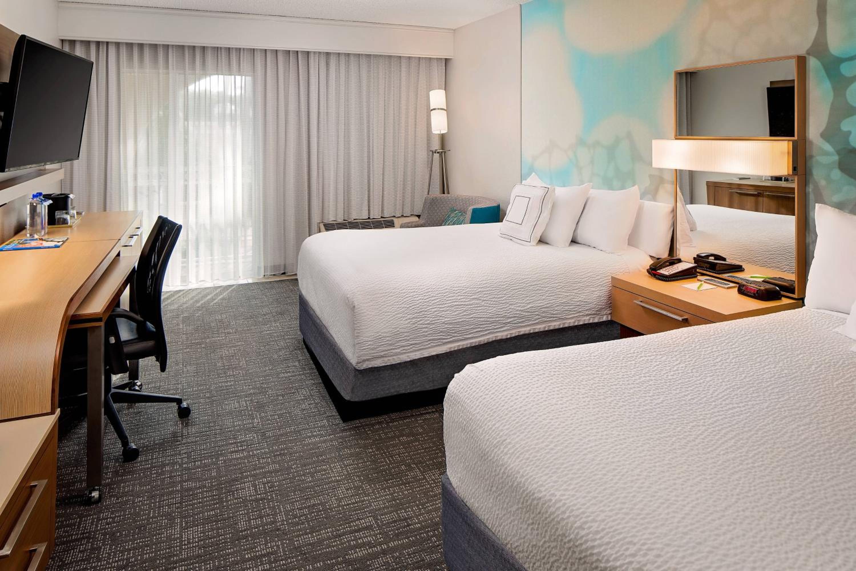 Double Room with Two Double Beds - Photo 1