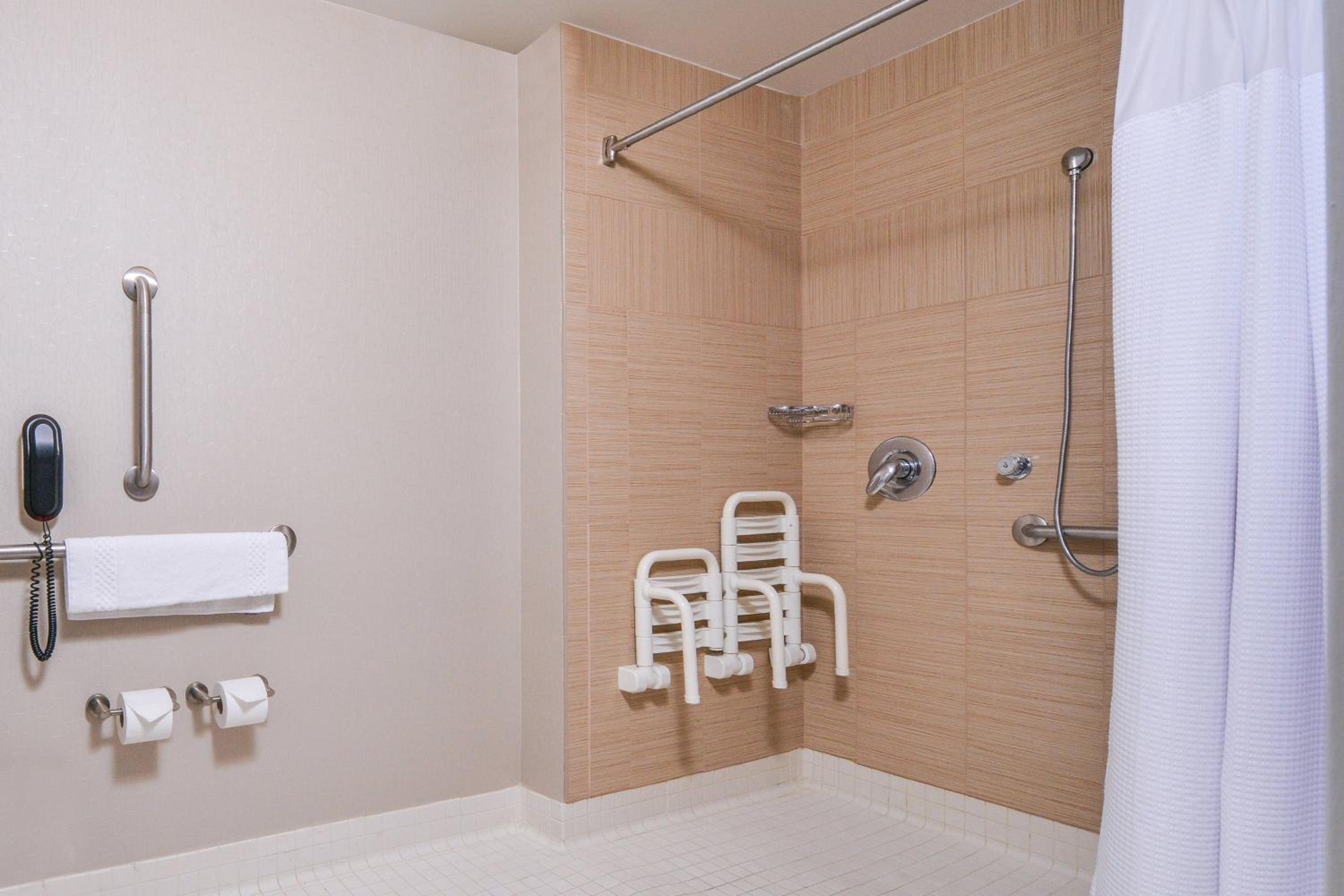 King Studio Suite with Sofa Bed and Adapted Tub - Mobility and Hearing Accessible