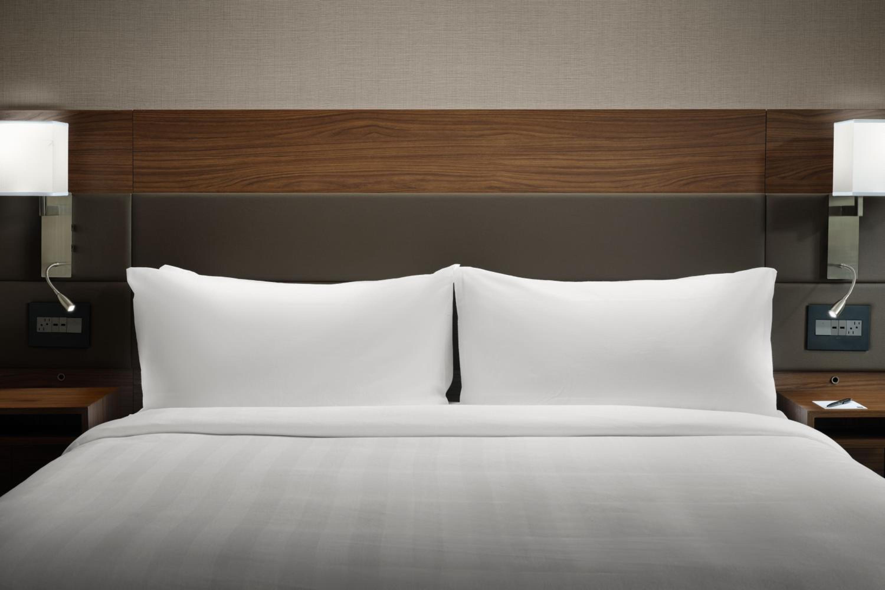 King Room with Sofa Bed - Photo 2