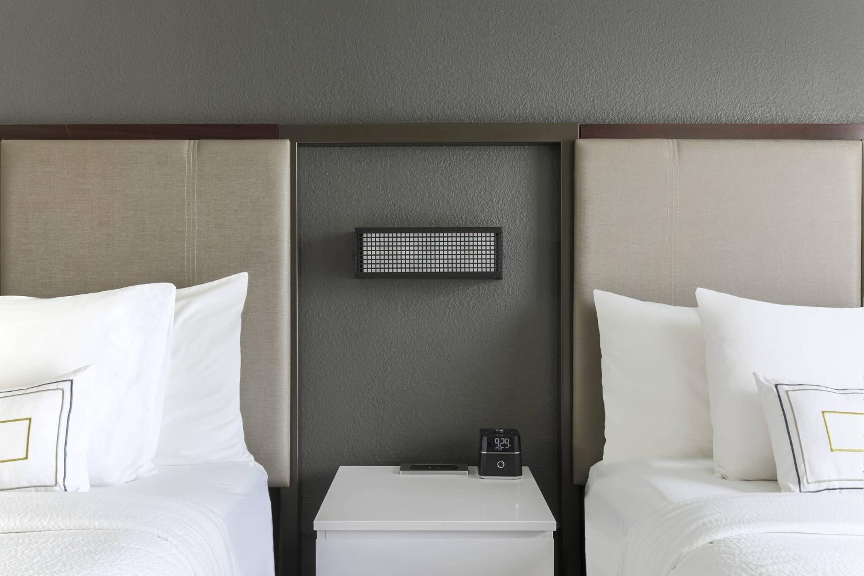 Double Suite with Sofa Bed - Photo 3