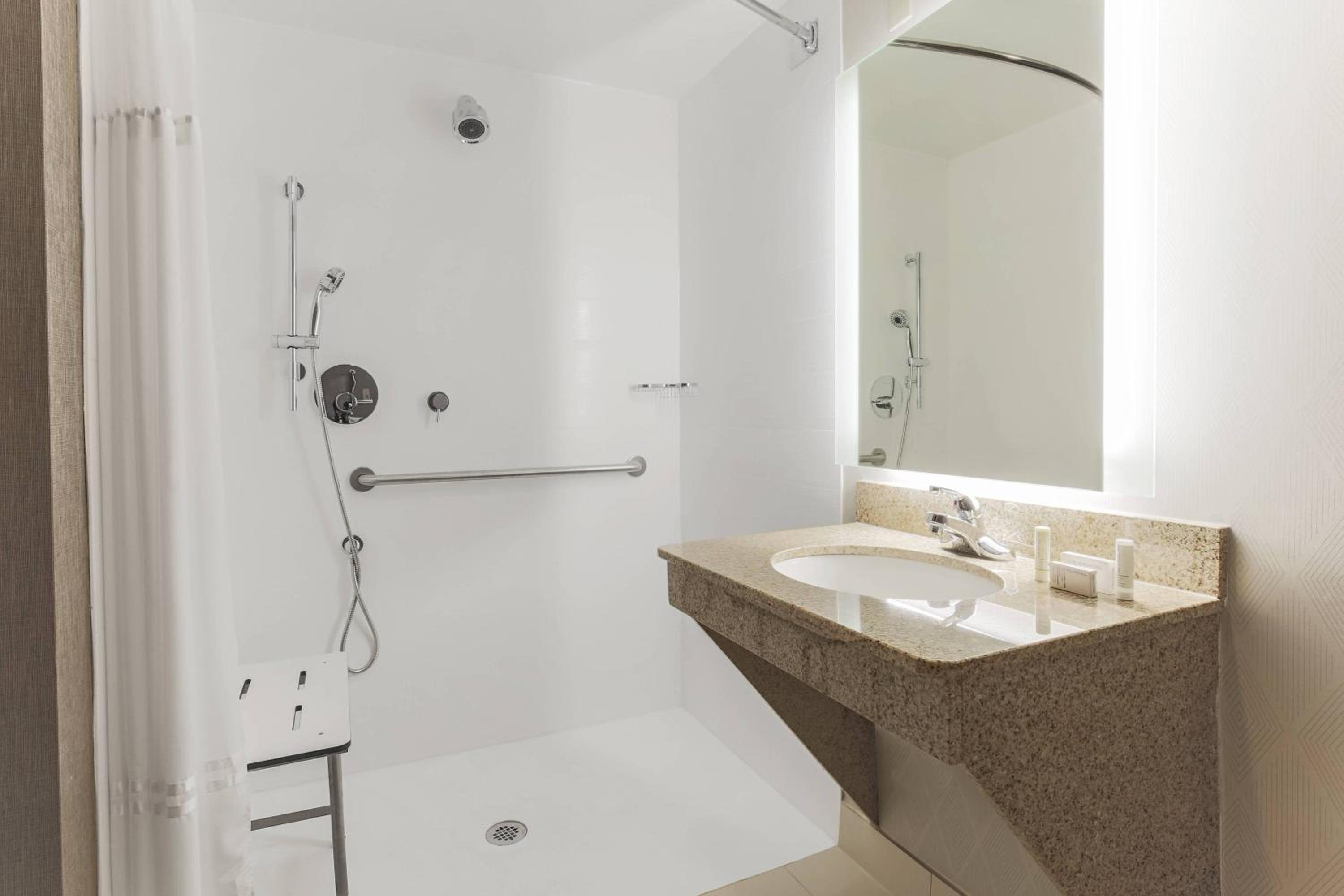 Double Suite with Sofa Bed - Photo 5