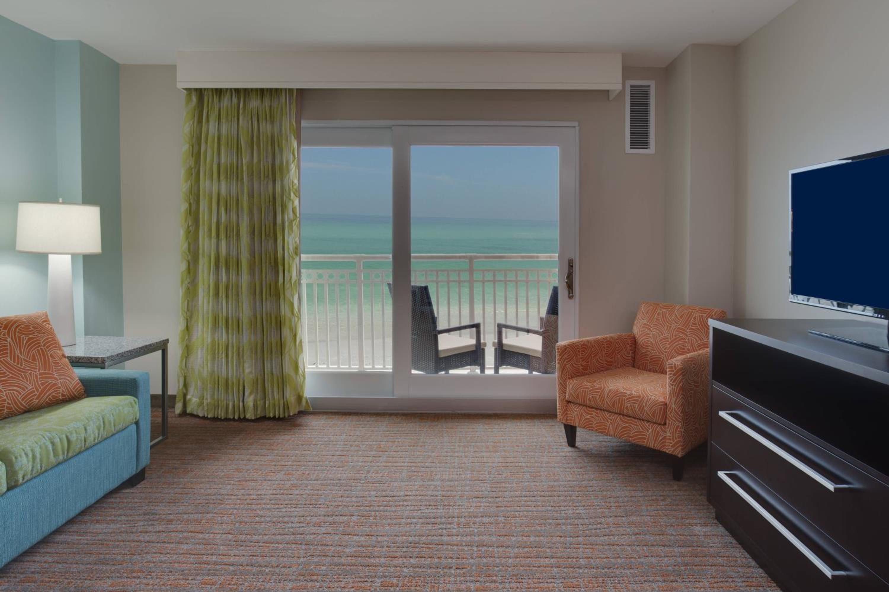 One-Bedroom King Suite with Spa Bath - Oceanfront